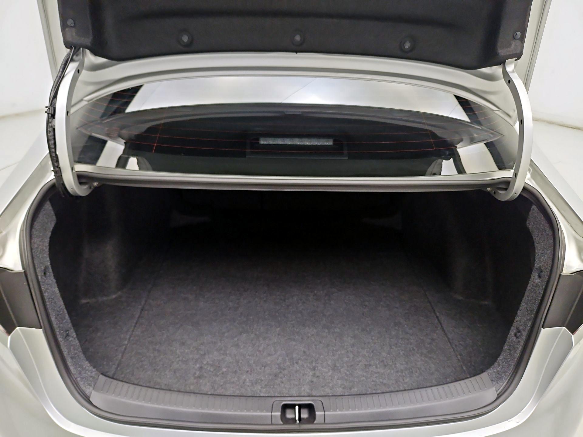 Thumbnail: 2025 Toyota Corolla - 18