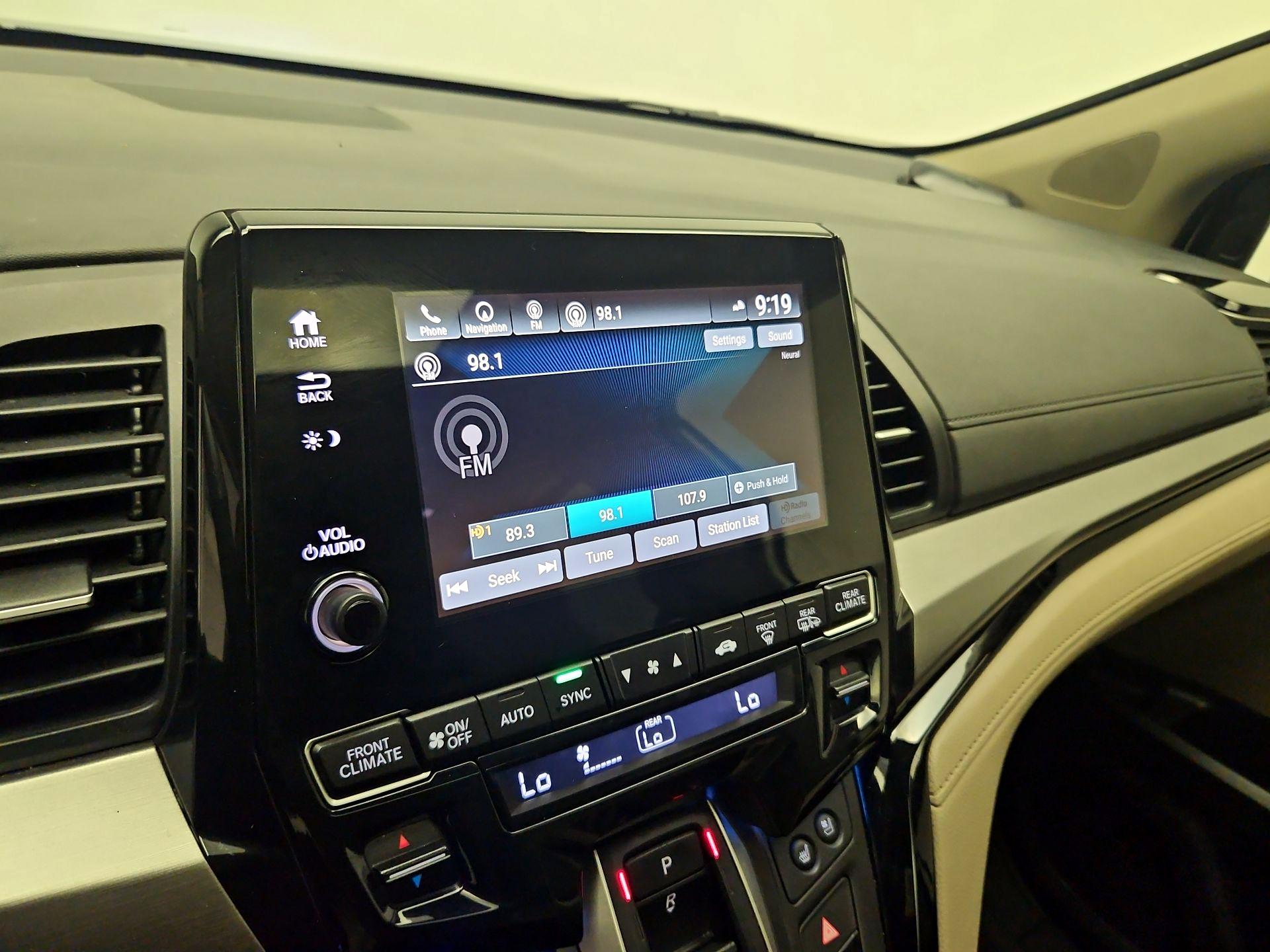 Thumbnail: 2019 Honda Odyssey - 16