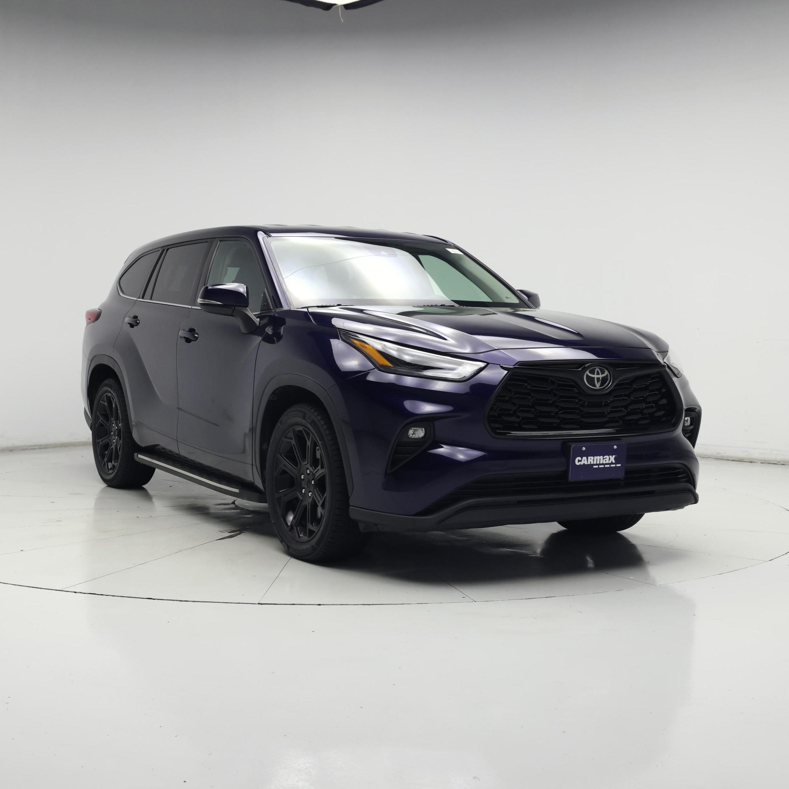 Blue 2022 Toyota Highlander LE FWD SUV / Crossover Front-Wheel Drive Automatic