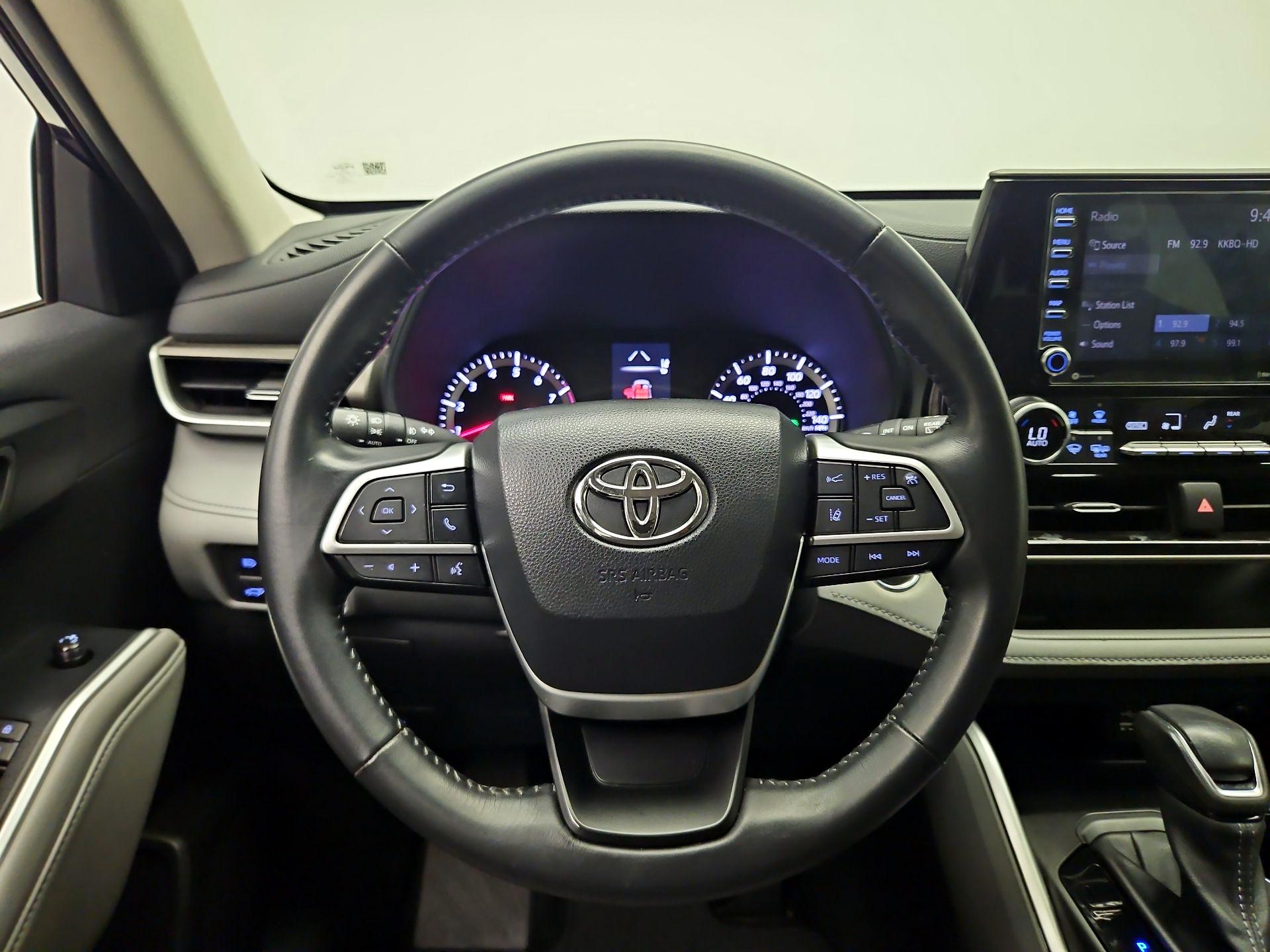 Thumbnail: 2022 Toyota Highlander - 10