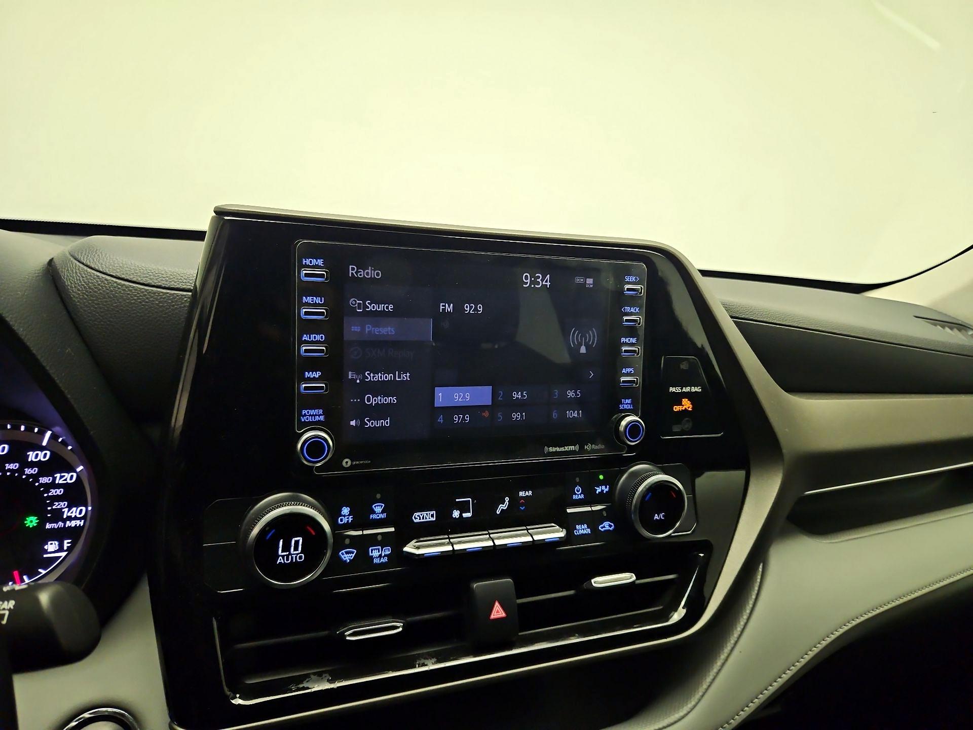 Thumbnail: 2022 Toyota Highlander - 14