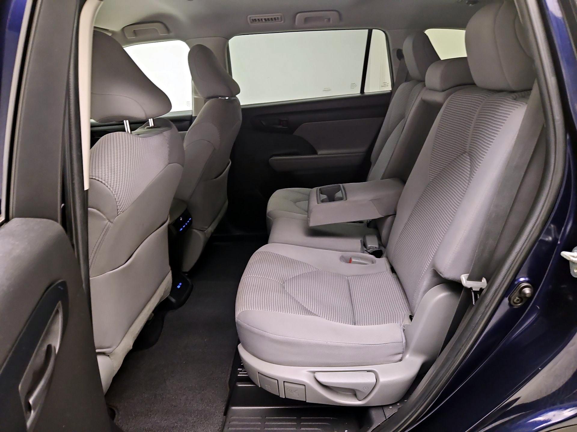 Thumbnail: 2022 Toyota Highlander - 17