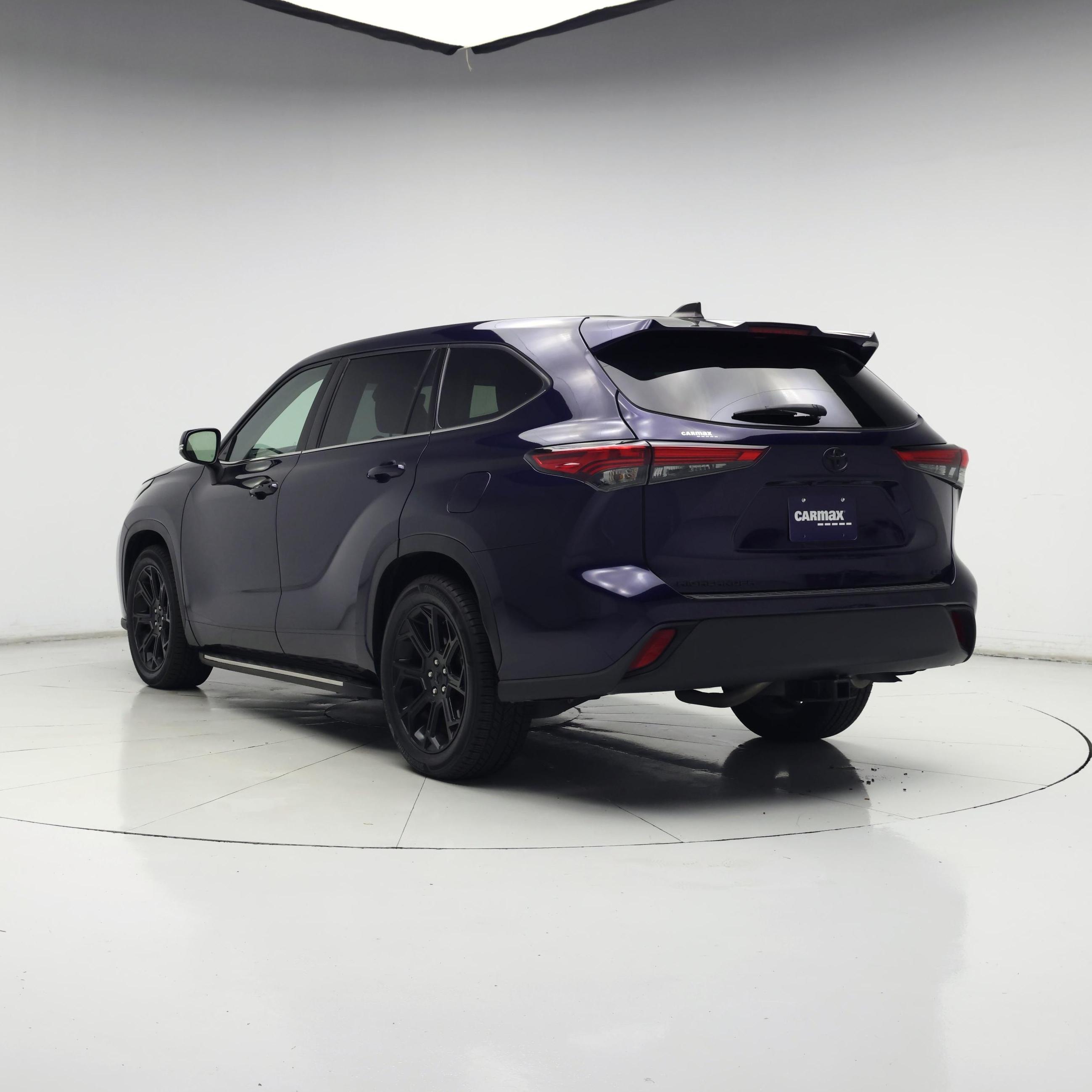Thumbnail: 2022 Toyota Highlander - 2