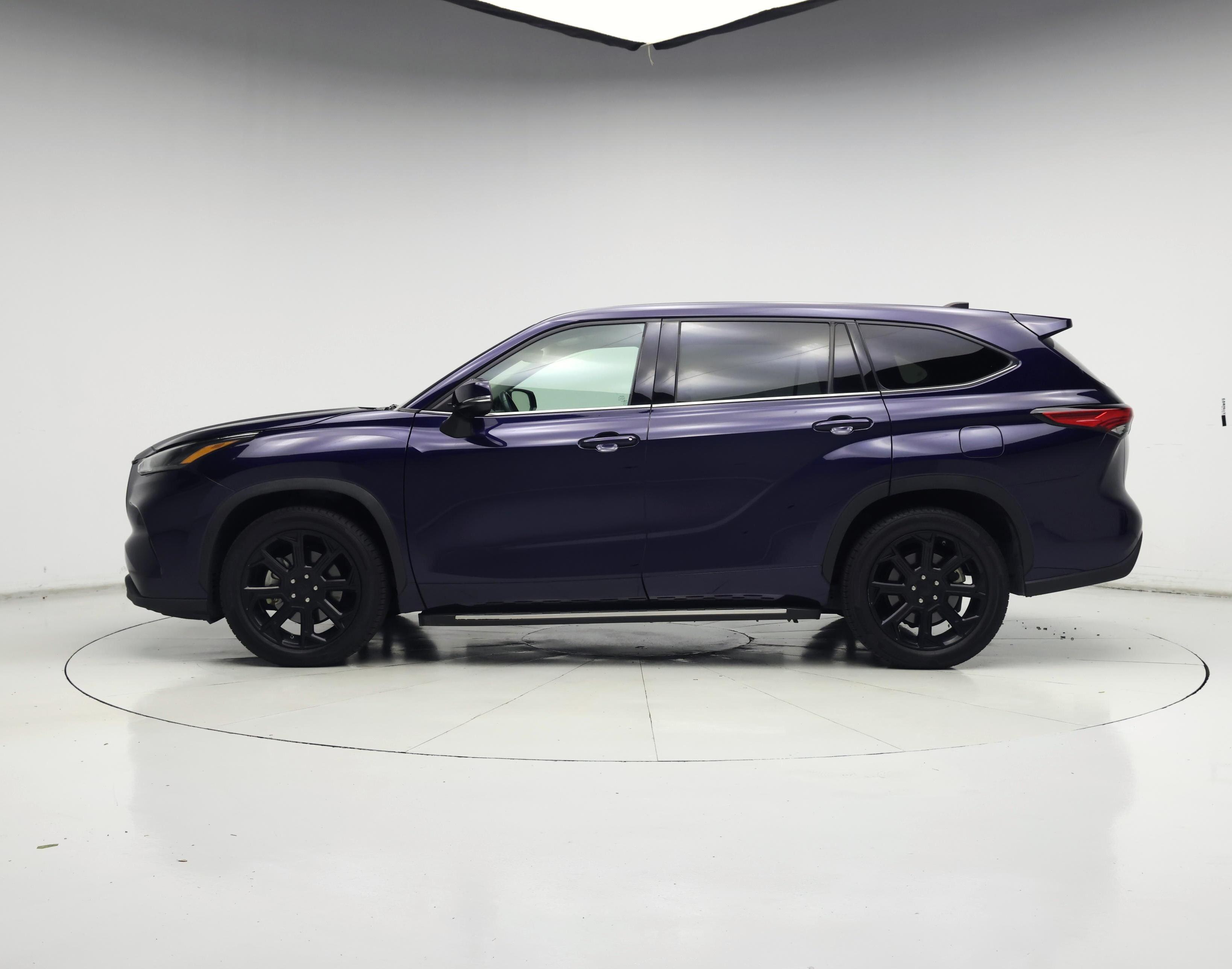 Thumbnail: 2022 Toyota Highlander - 3