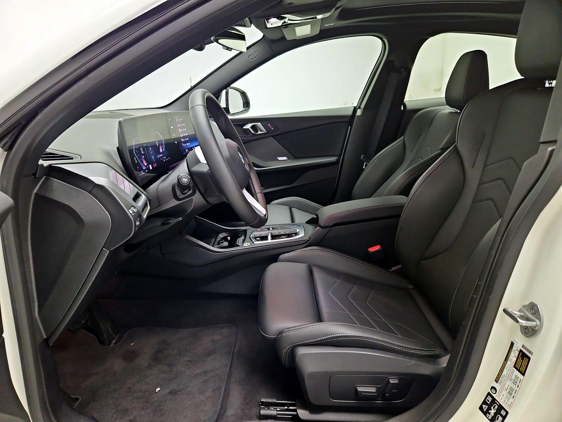 Thumbnail: 2025 BMW 2 Series - 11