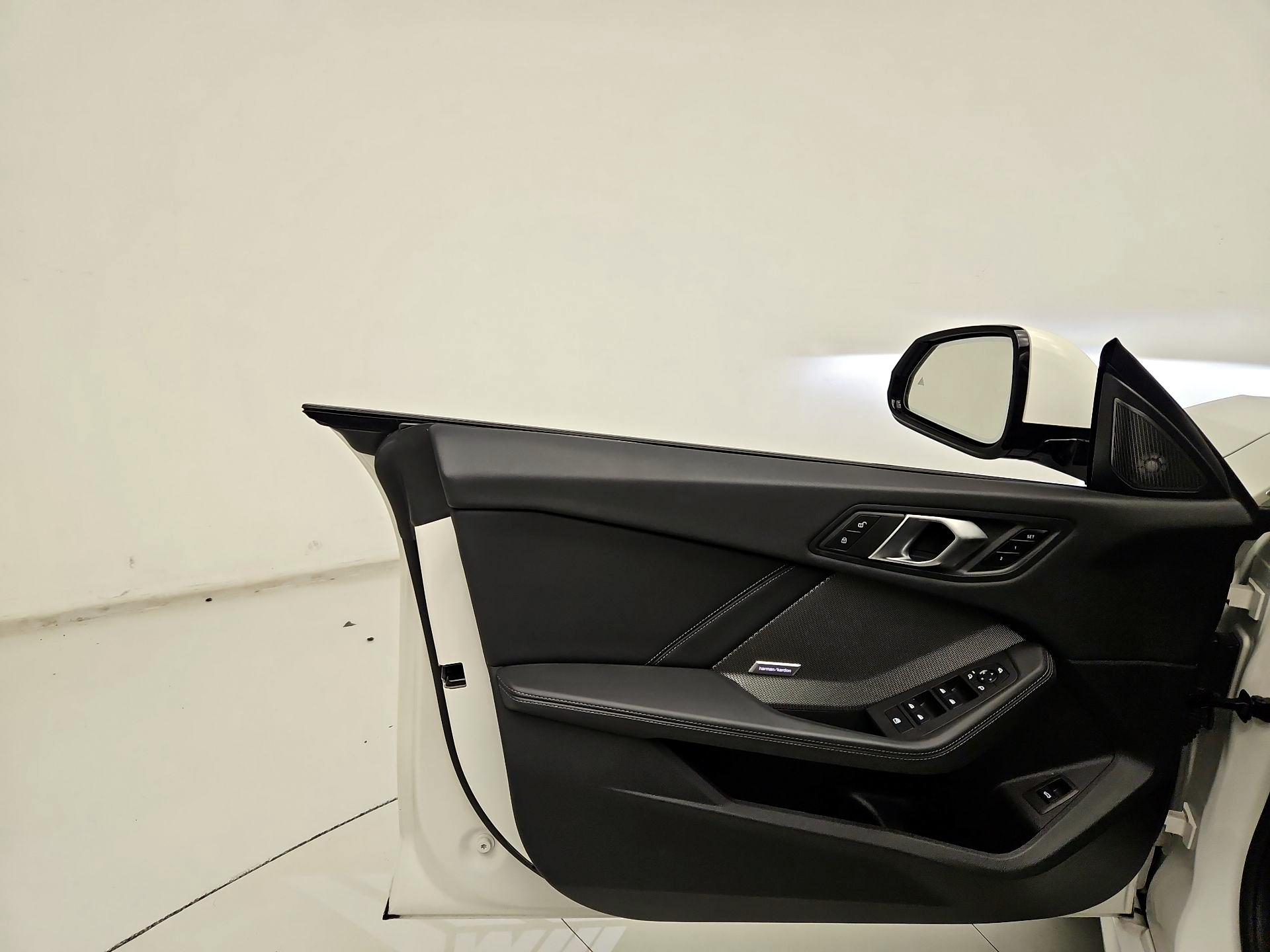 Thumbnail: 2025 BMW 2 Series - 12