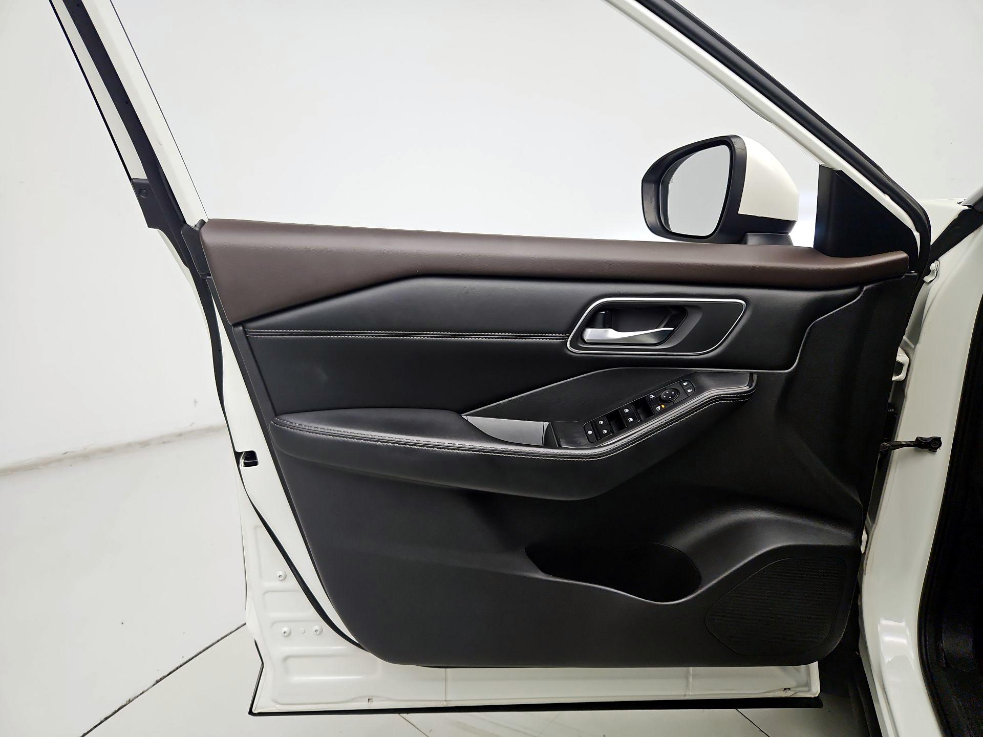 Thumbnail: 2021 Nissan Rogue - 12