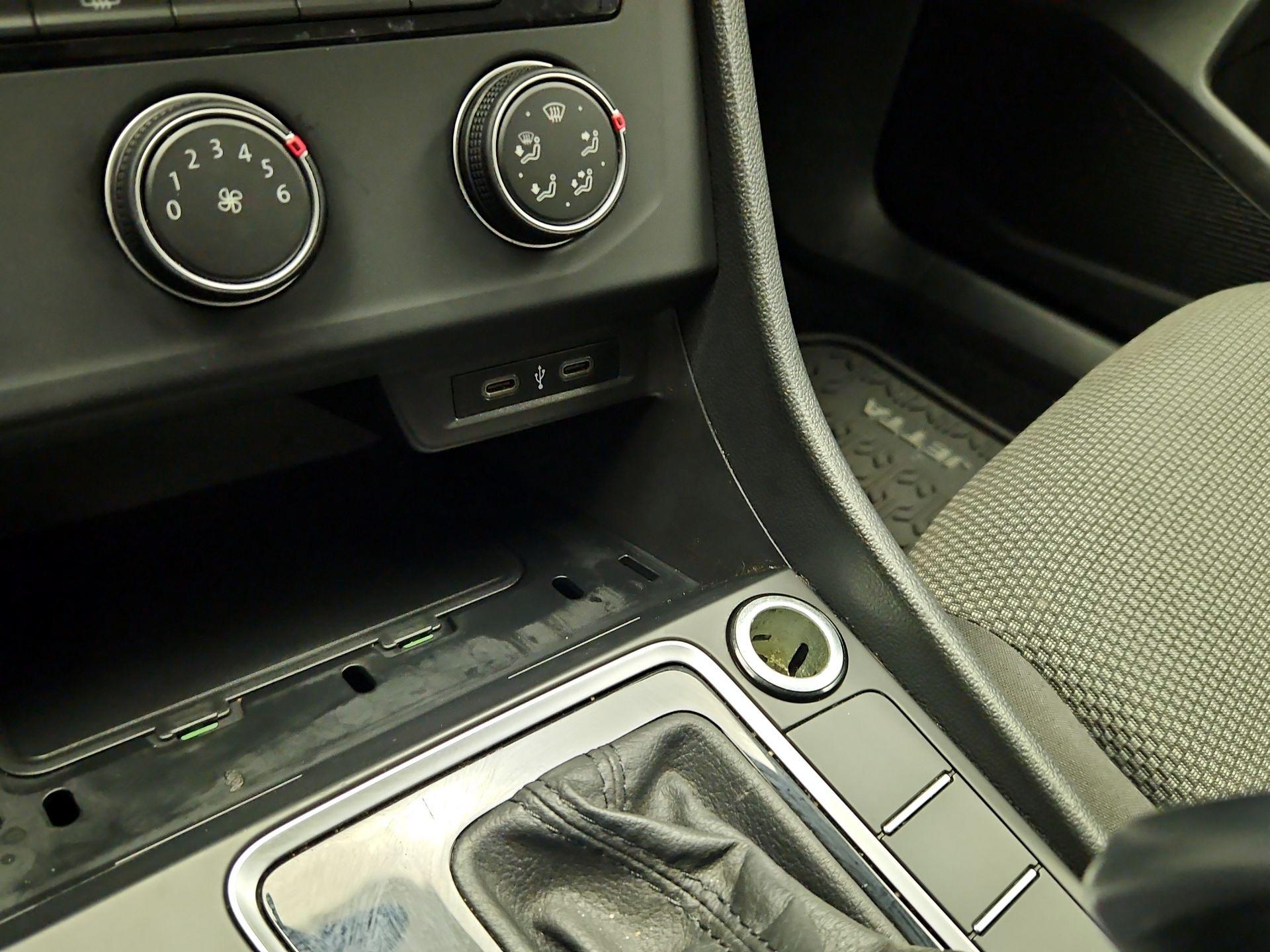 Thumbnail: 2020 Volkswagen Jetta - 18