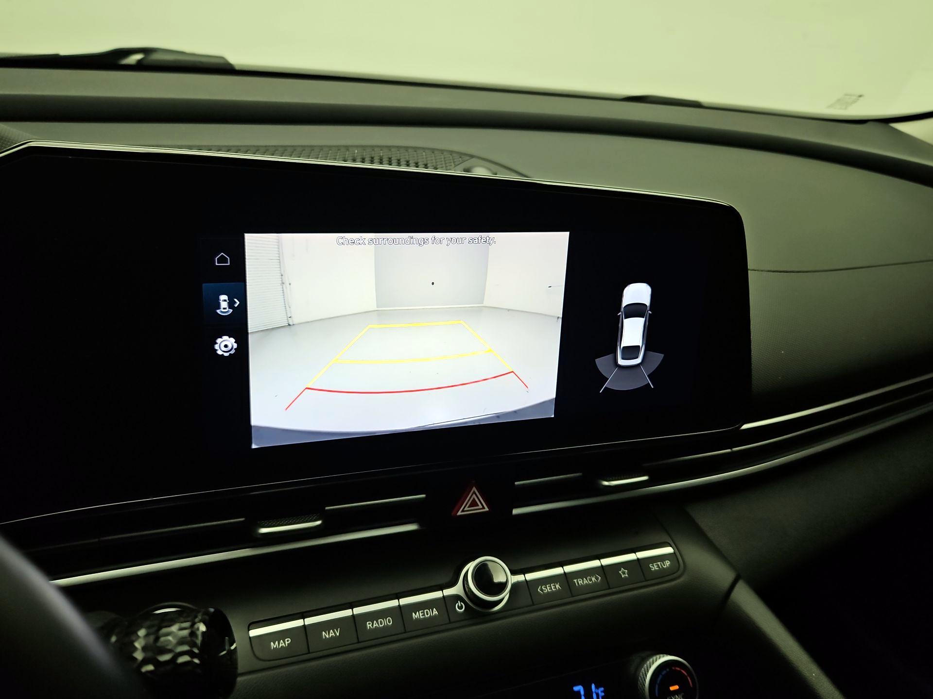 Thumbnail: 2023 Hyundai Elantra - 15