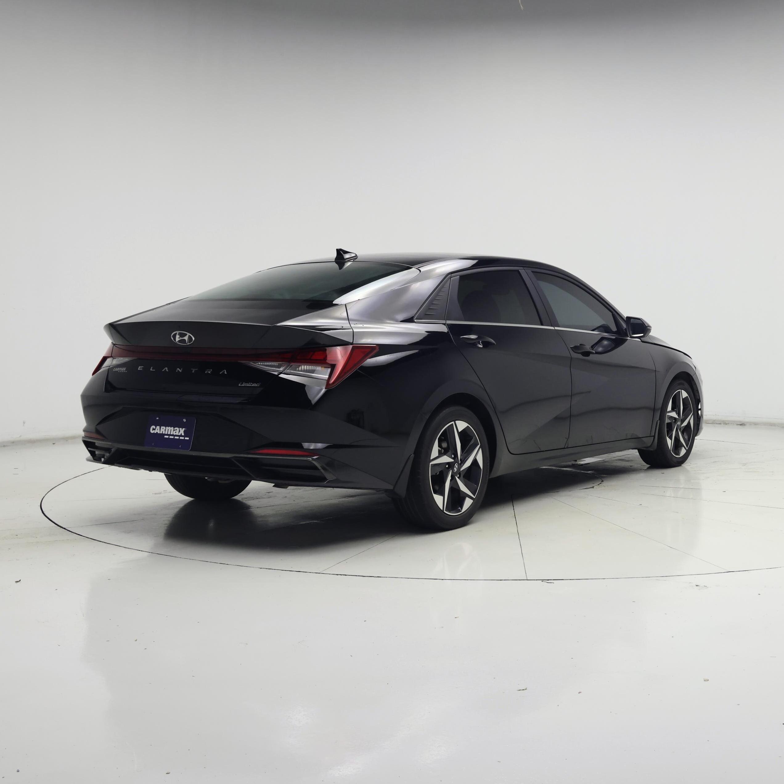 Thumbnail: 2023 Hyundai Elantra - 8