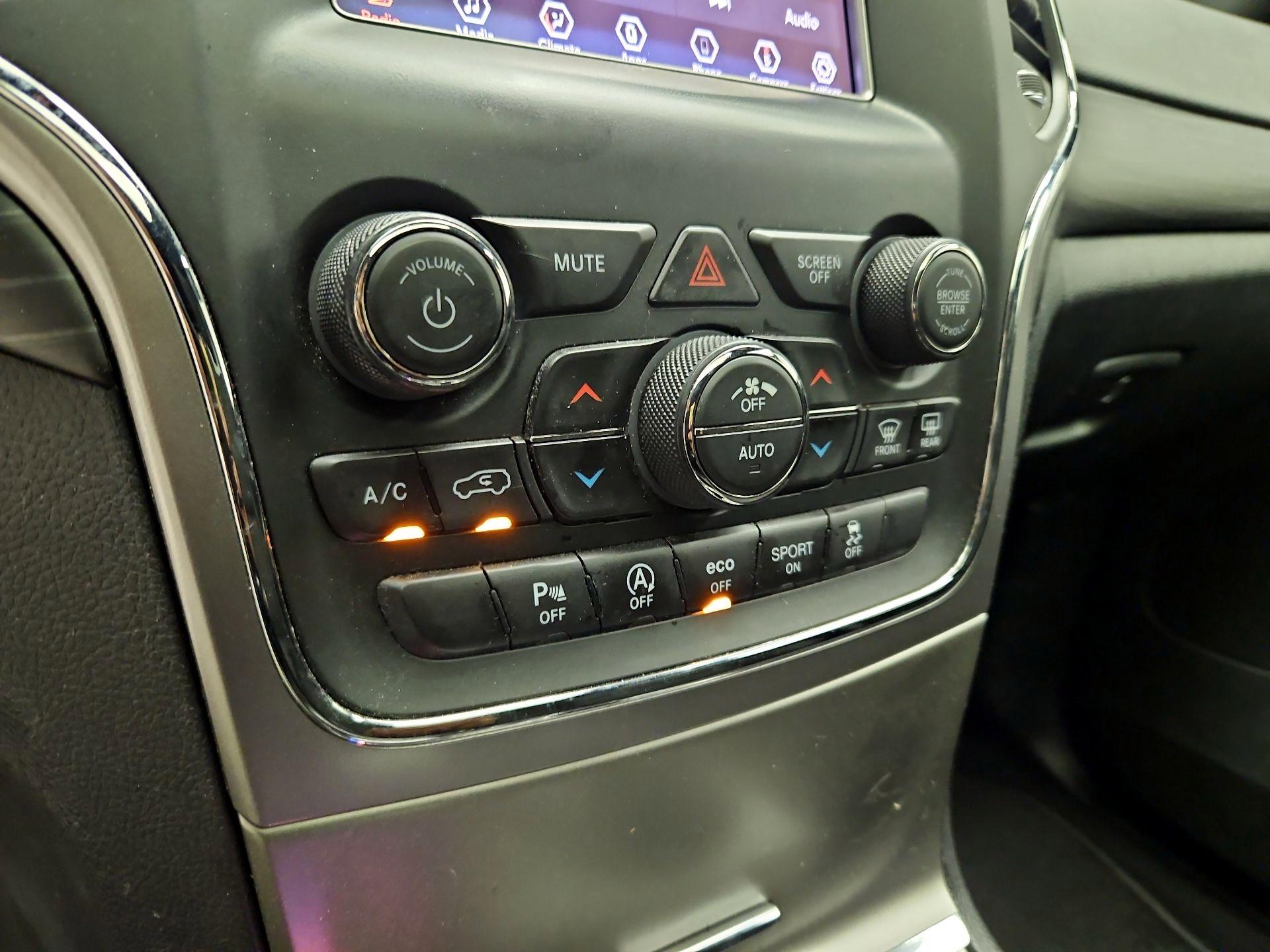 Thumbnail: 2020 Jeep Grand Cherokee - 16
