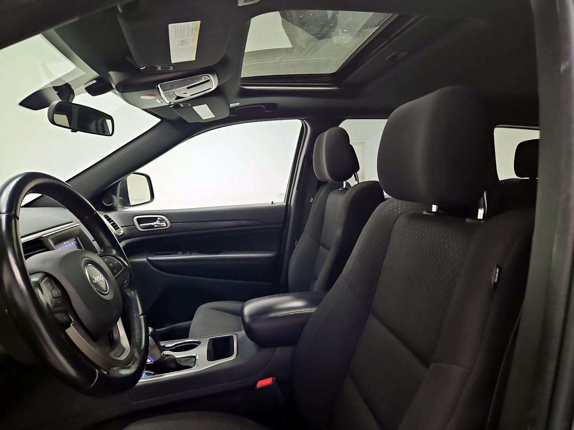 Thumbnail: 2020 Jeep Grand Cherokee - 19
