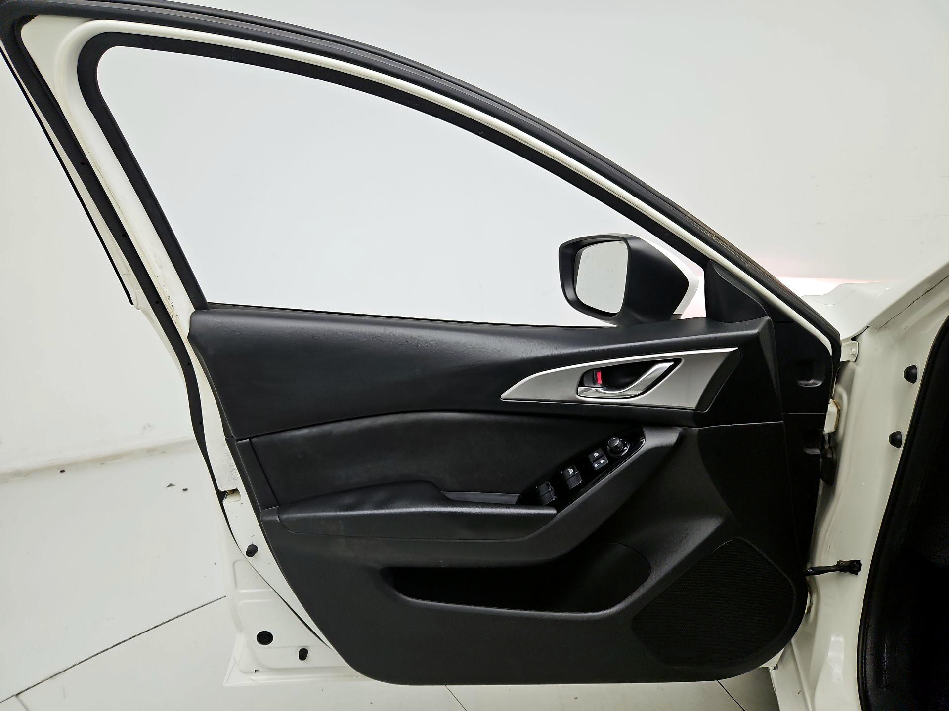 Thumbnail: 2017 Mazda Mazda3 - 12