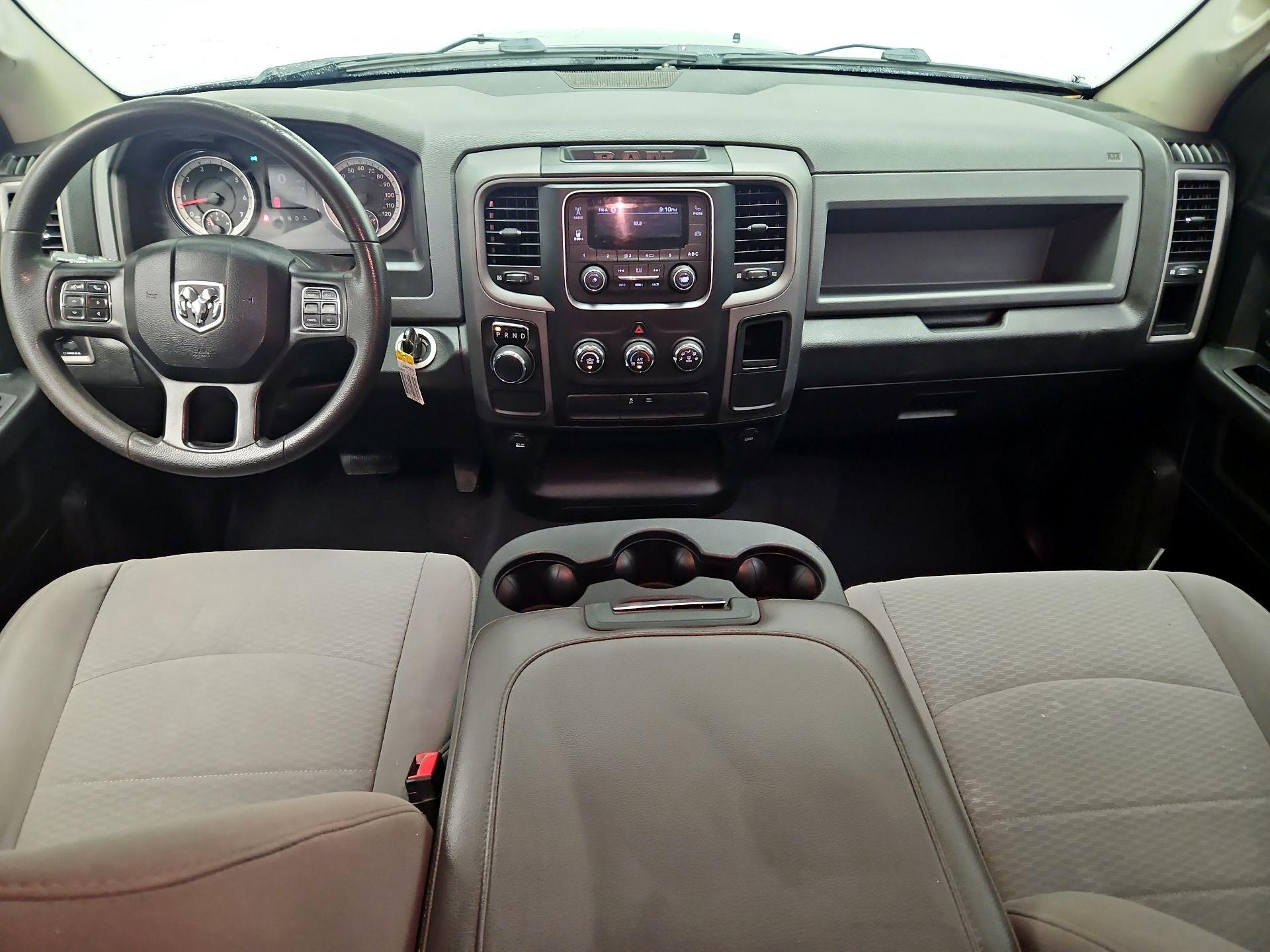 Thumbnail: 2020 RAM 1500 Classic - 9