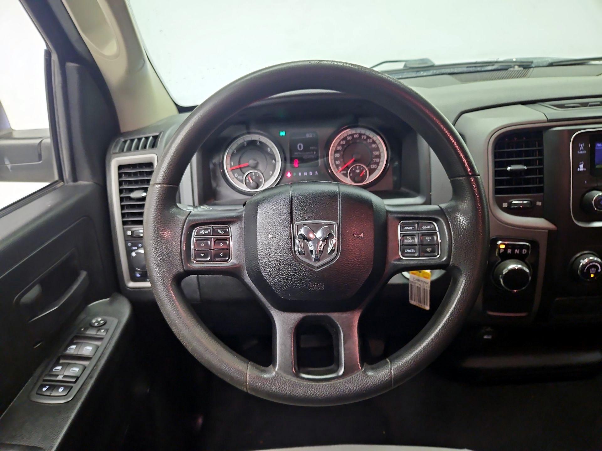 Thumbnail: 2020 RAM 1500 Classic - 10