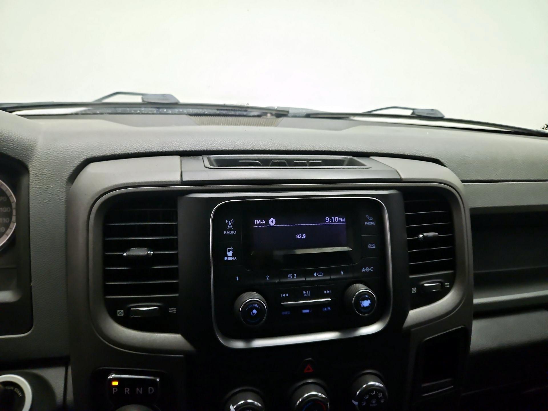 Thumbnail: 2020 RAM 1500 Classic - 13