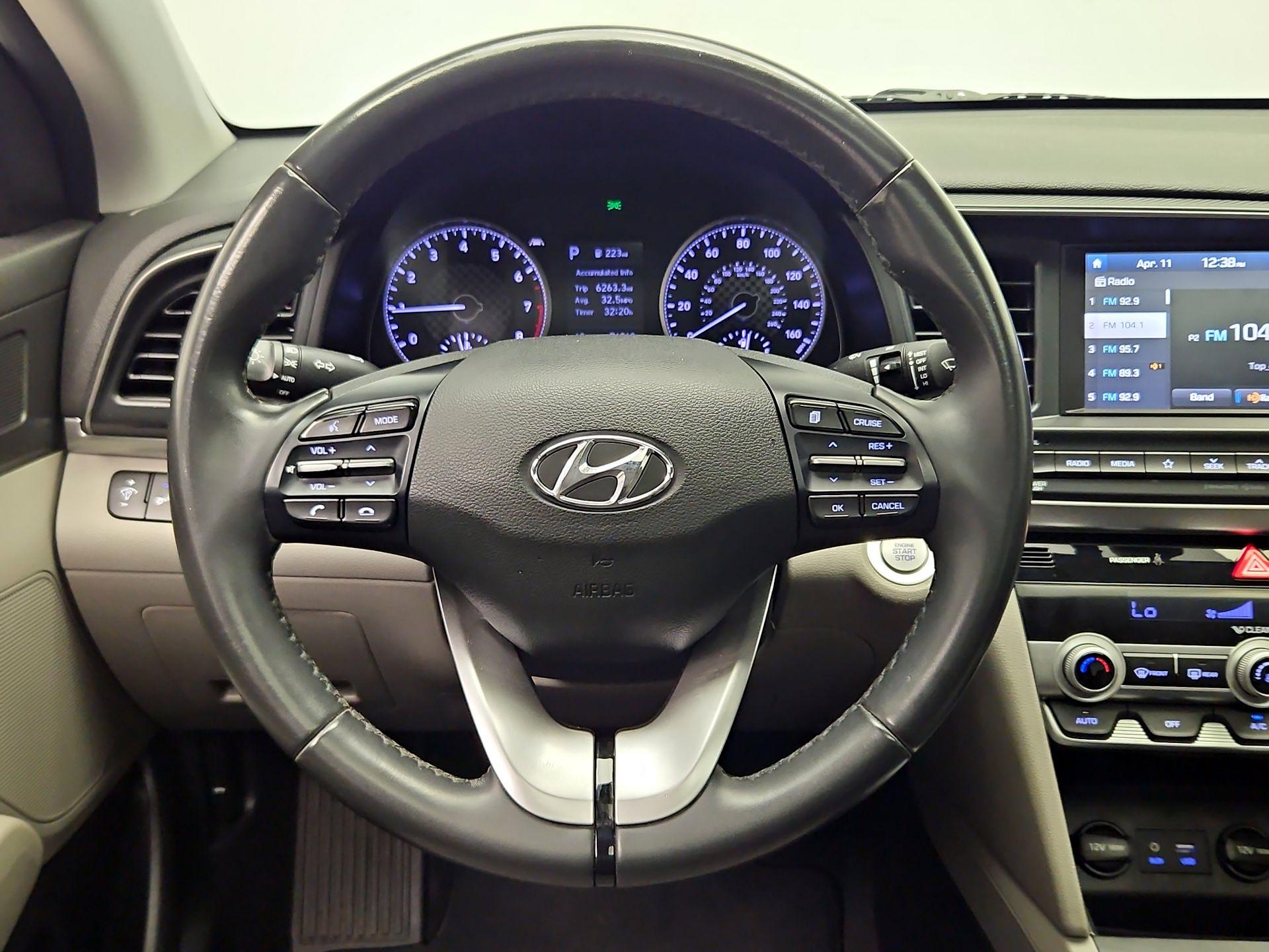 Thumbnail: 2019 Hyundai Elantra - 10