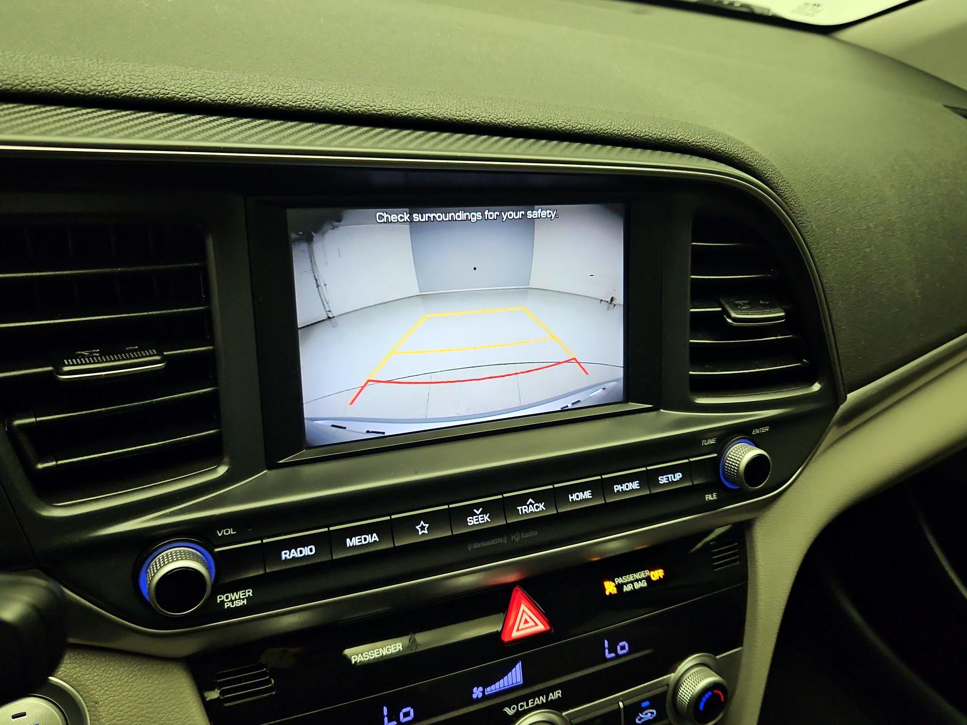 Thumbnail: 2019 Hyundai Elantra - 14