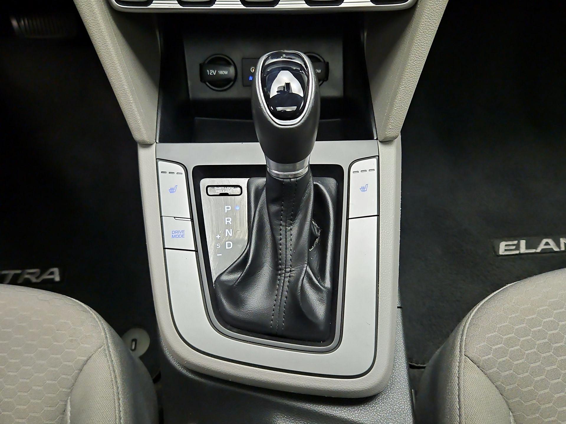 Thumbnail: 2019 Hyundai Elantra - 17