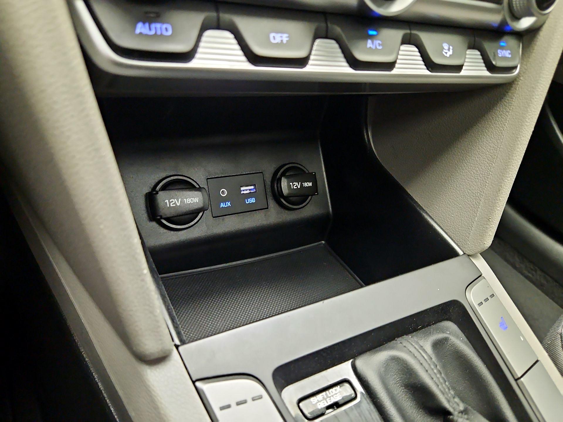 Thumbnail: 2019 Hyundai Elantra - 18