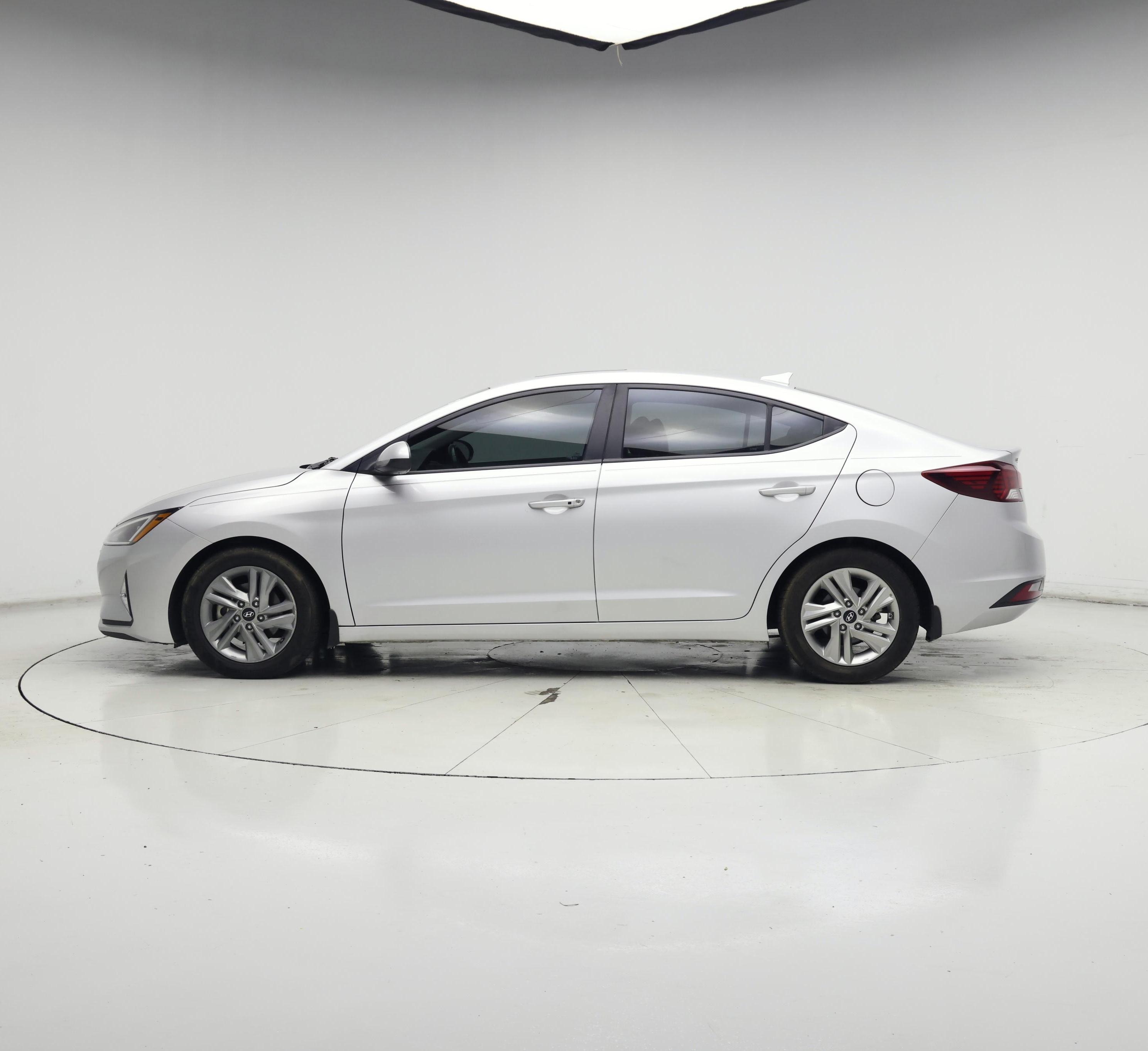 Thumbnail: 2019 Hyundai Elantra - 3