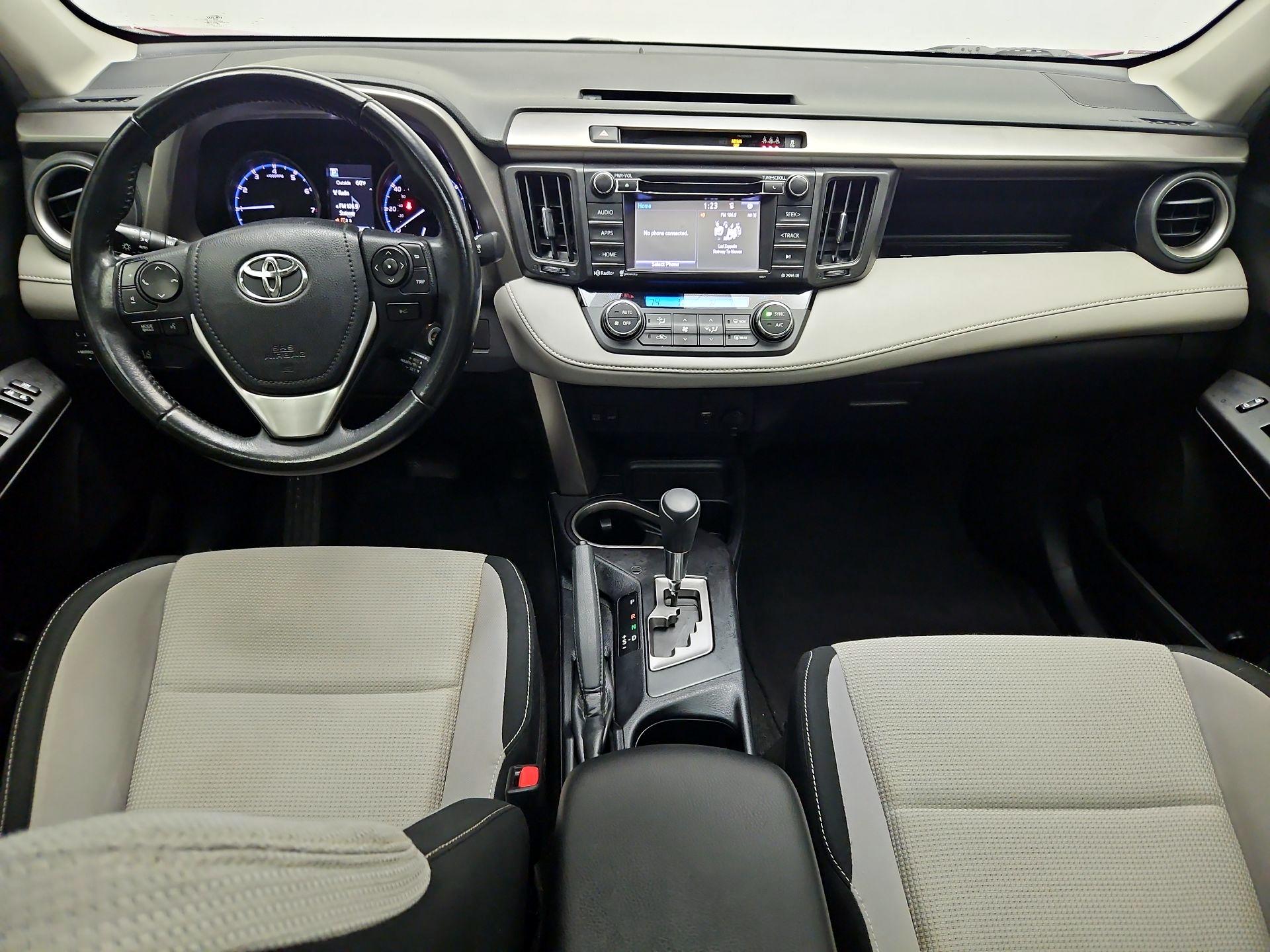 Thumbnail: 2017 Toyota RAV4 - 9
