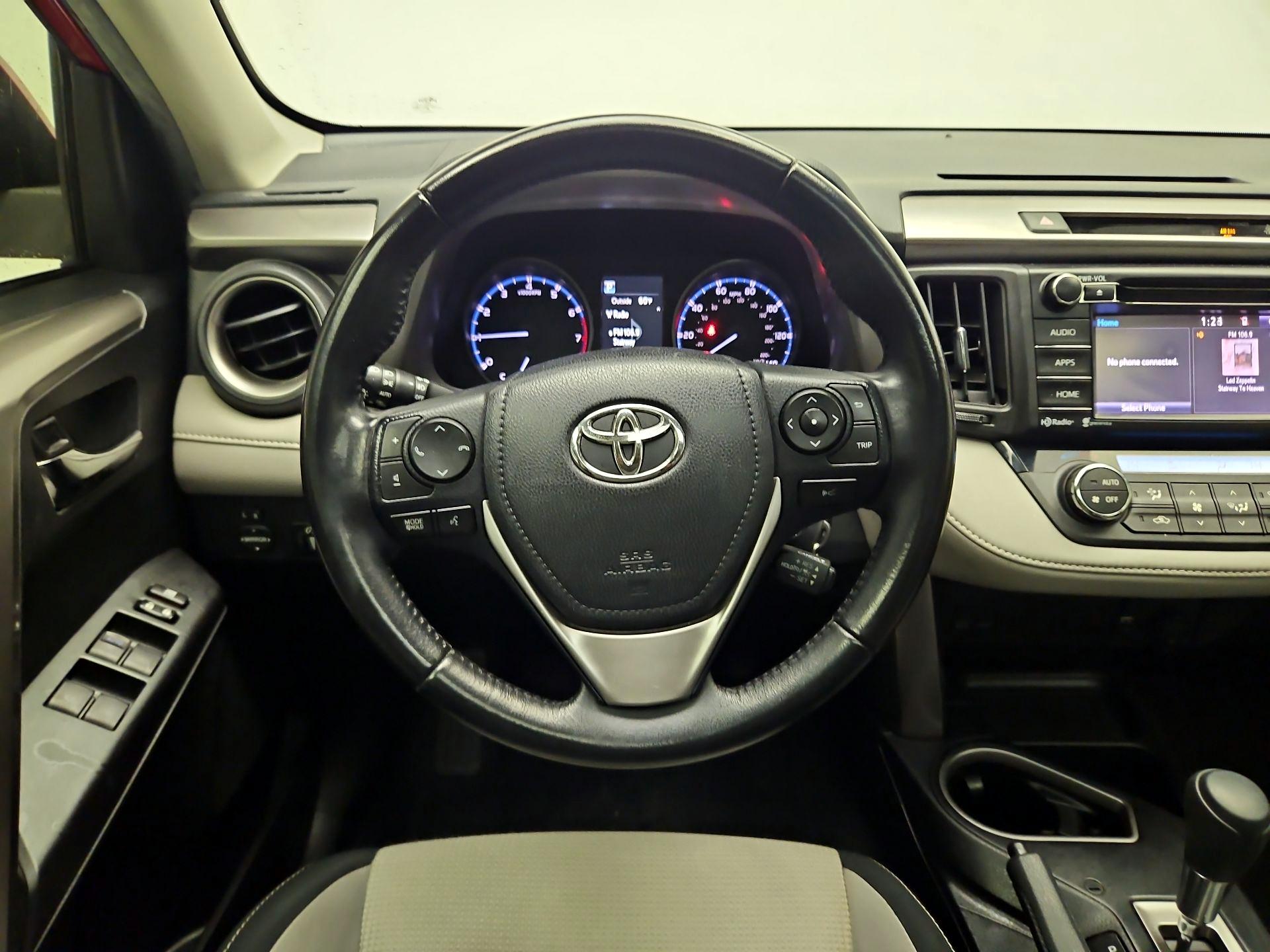 Thumbnail: 2017 Toyota RAV4 - 10