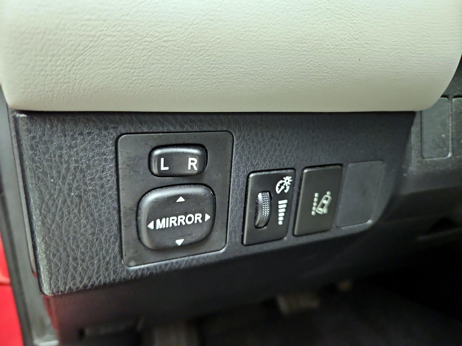 Thumbnail: 2017 Toyota RAV4 - 13