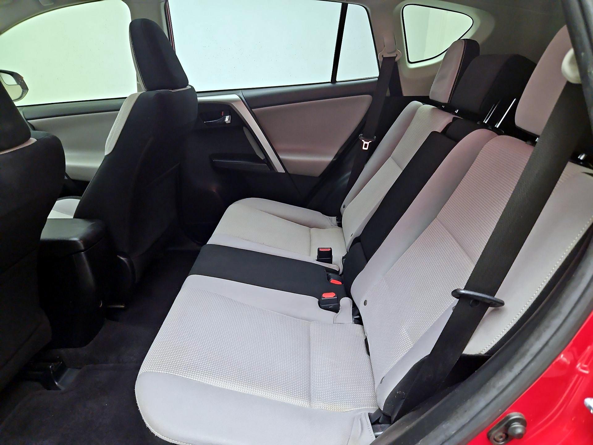 Thumbnail: 2017 Toyota RAV4 - 20