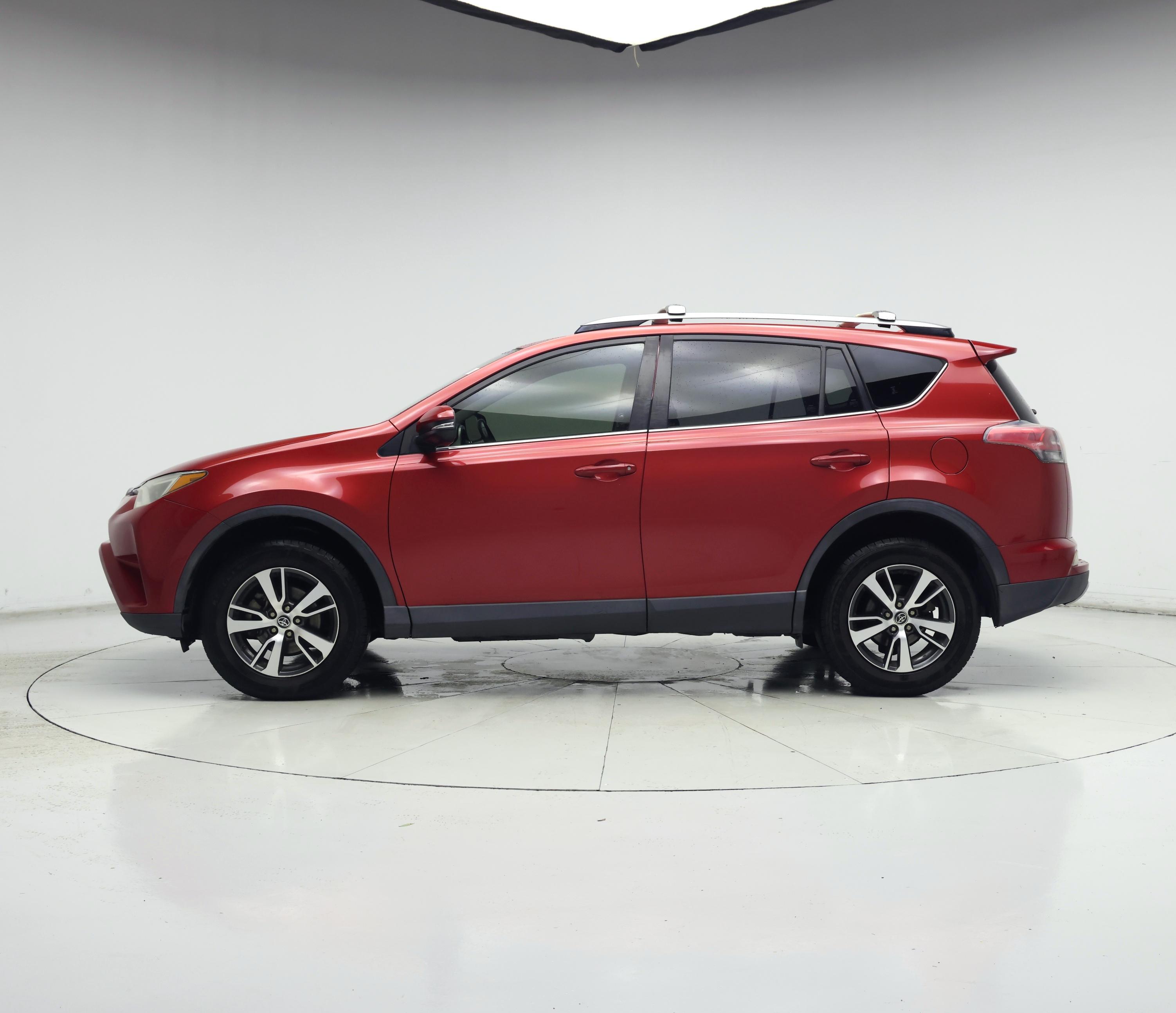 Thumbnail: 2017 Toyota RAV4 - 3