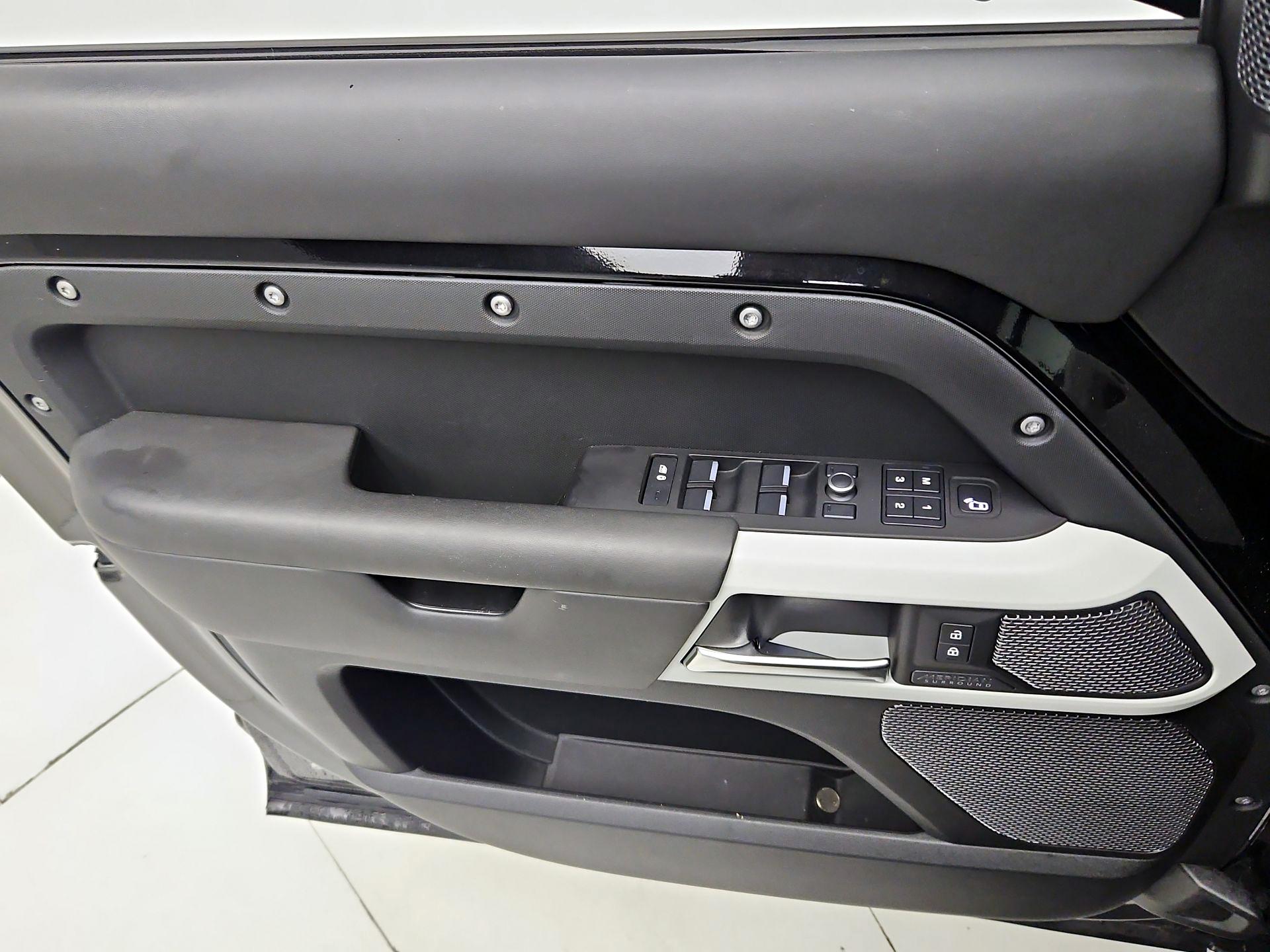 Thumbnail: 2020 Land Rover Defender - 12