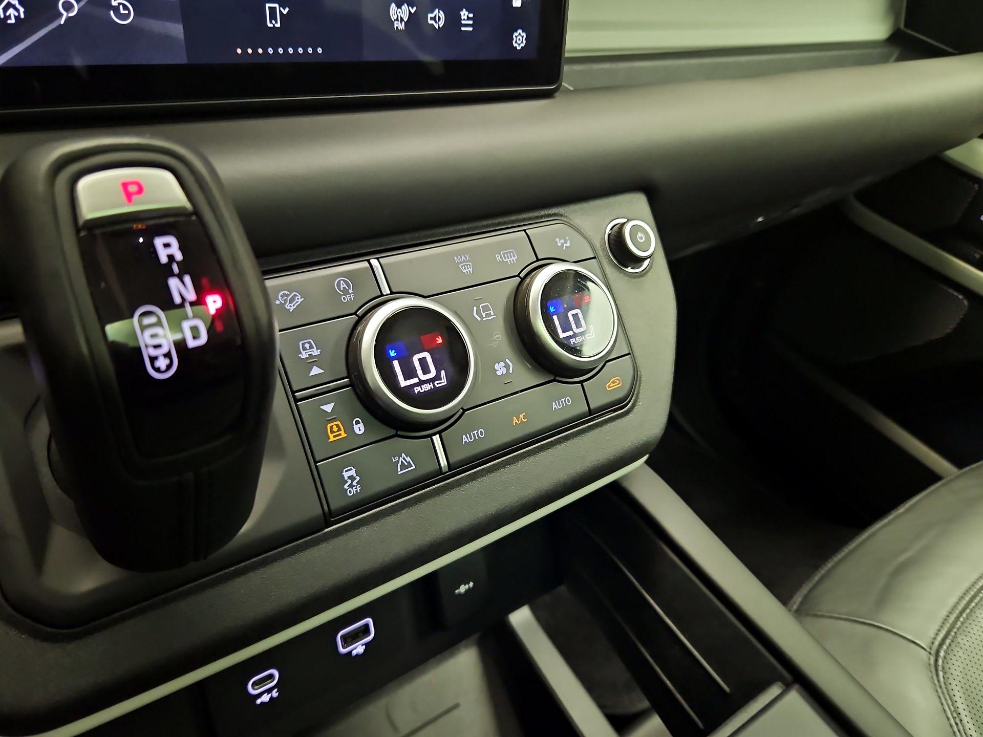 Thumbnail: 2020 Land Rover Defender - 16