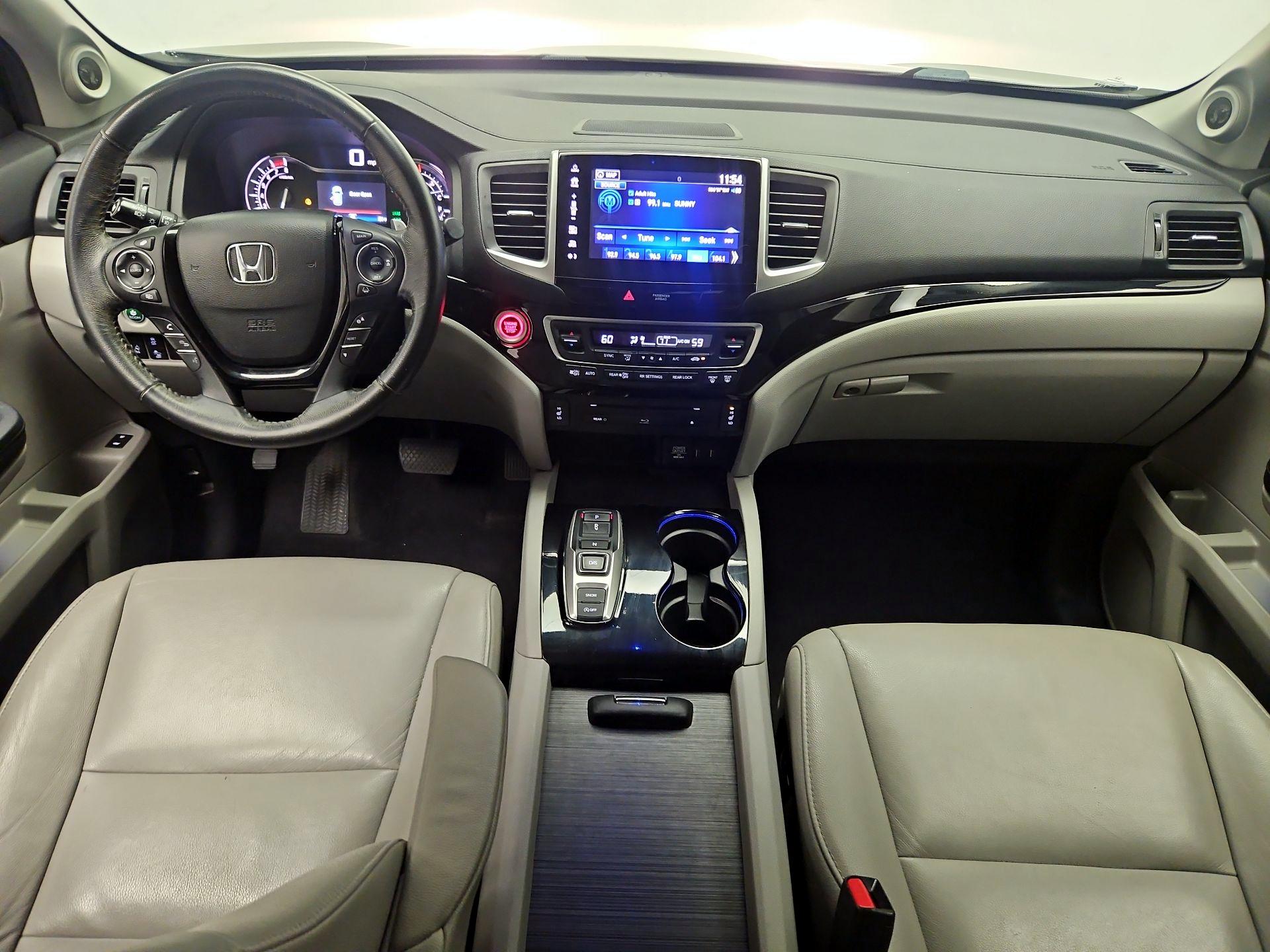 Thumbnail: 2017 Honda Pilot - 9