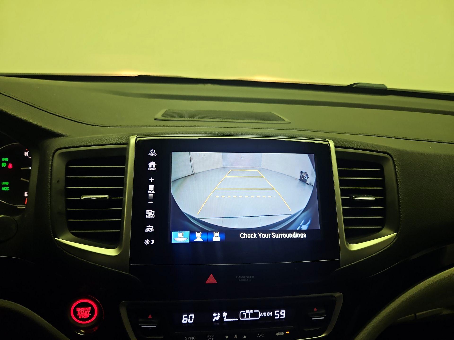 Thumbnail: 2017 Honda Pilot - 13