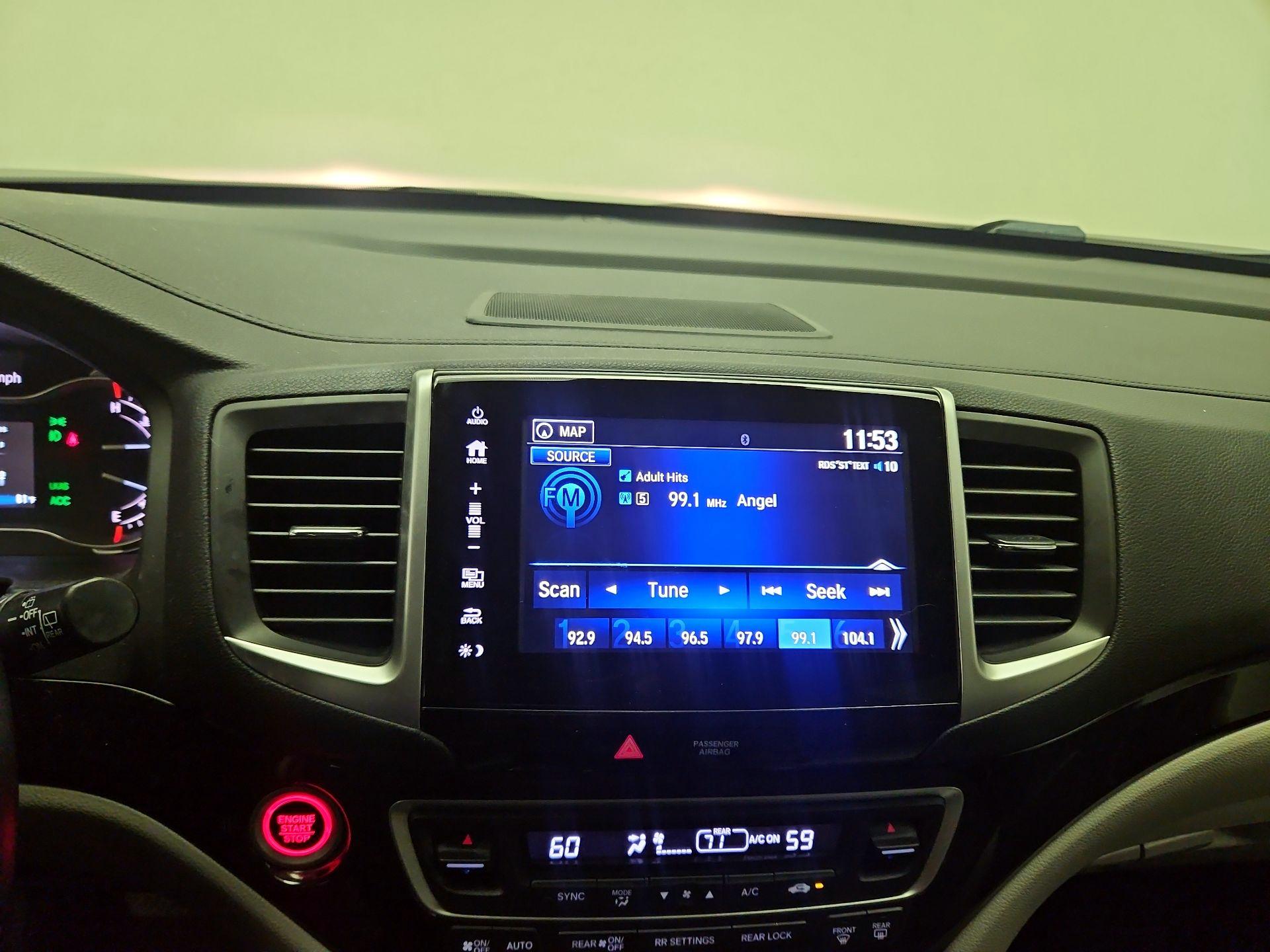 Thumbnail: 2017 Honda Pilot - 14