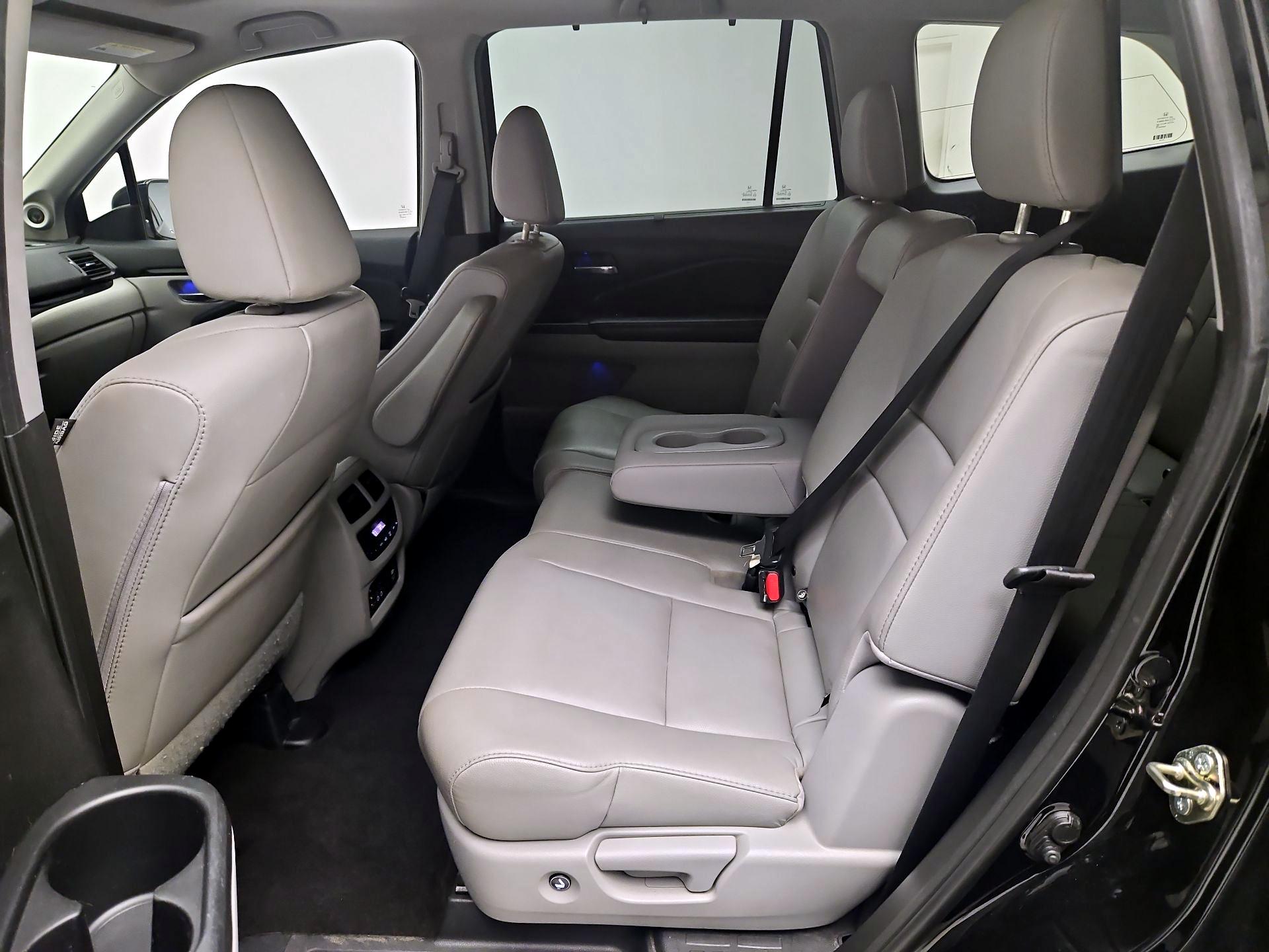 Thumbnail: 2017 Honda Pilot - 17