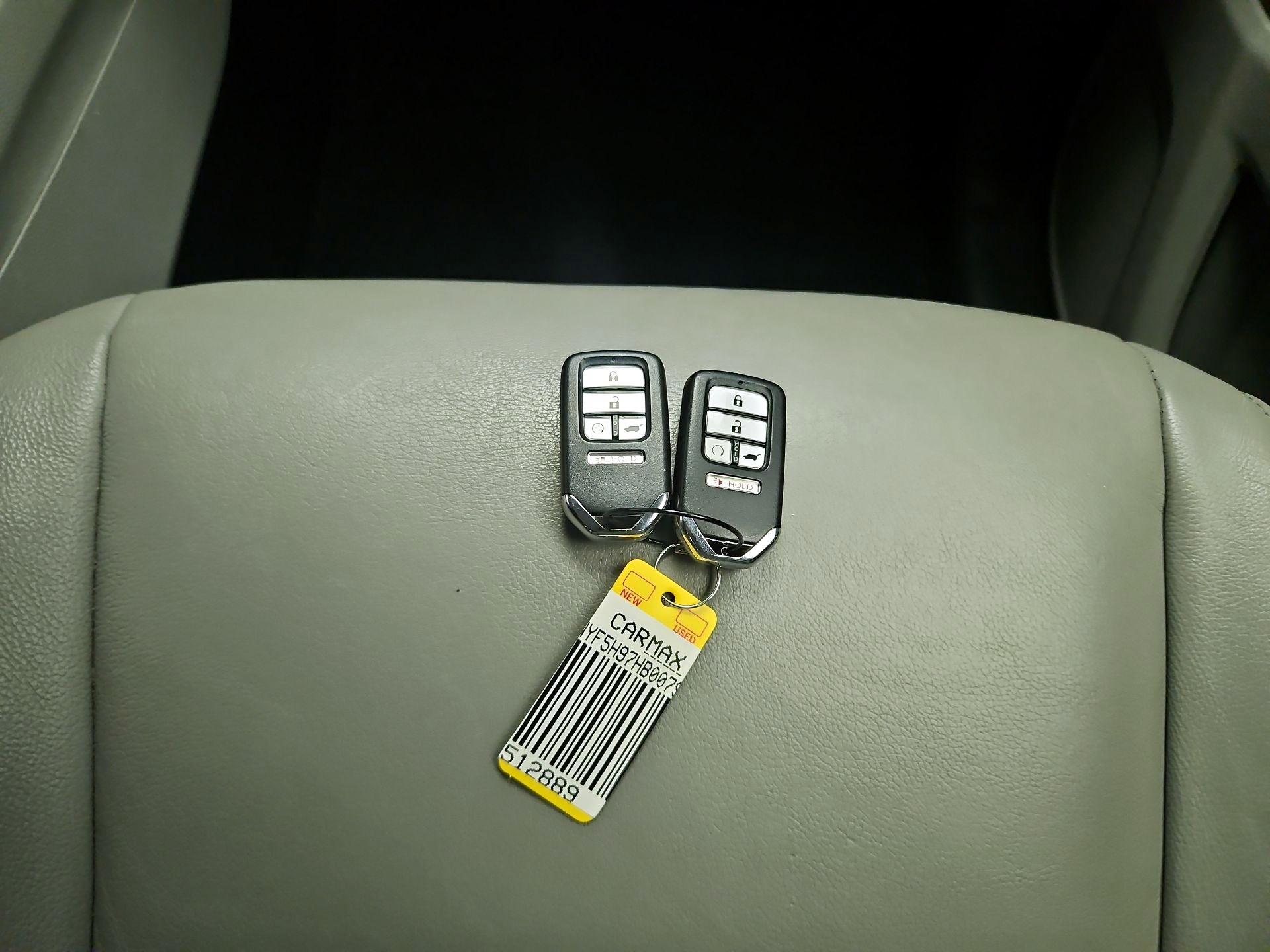 Thumbnail: 2017 Honda Pilot - 20