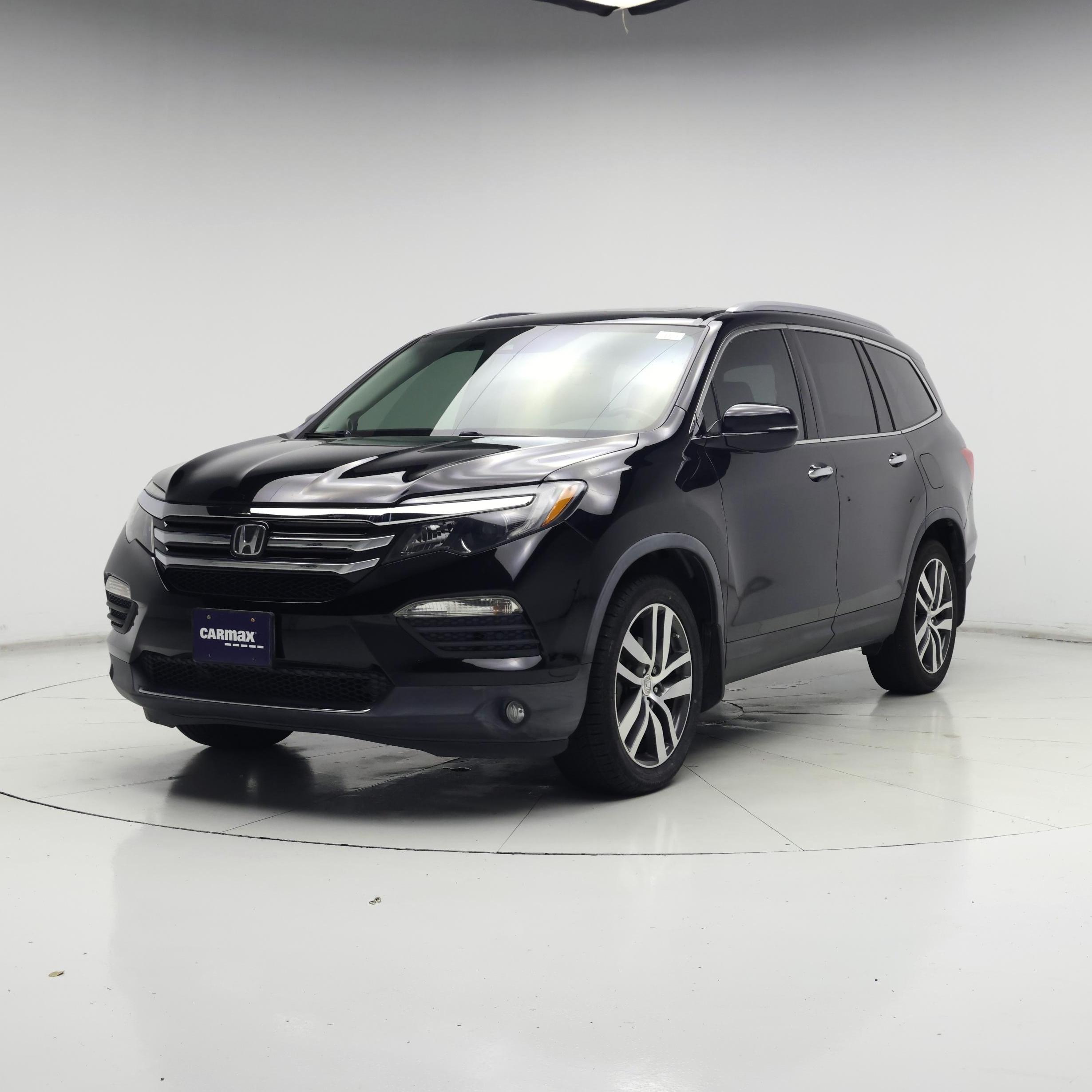 Thumbnail: 2017 Honda Pilot - 4