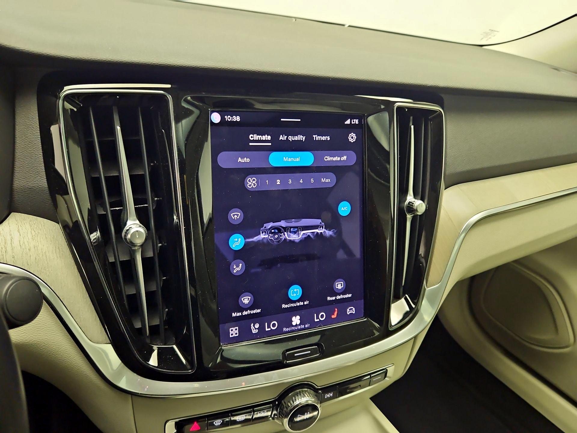 Thumbnail: 2024 Volvo S60 - 17