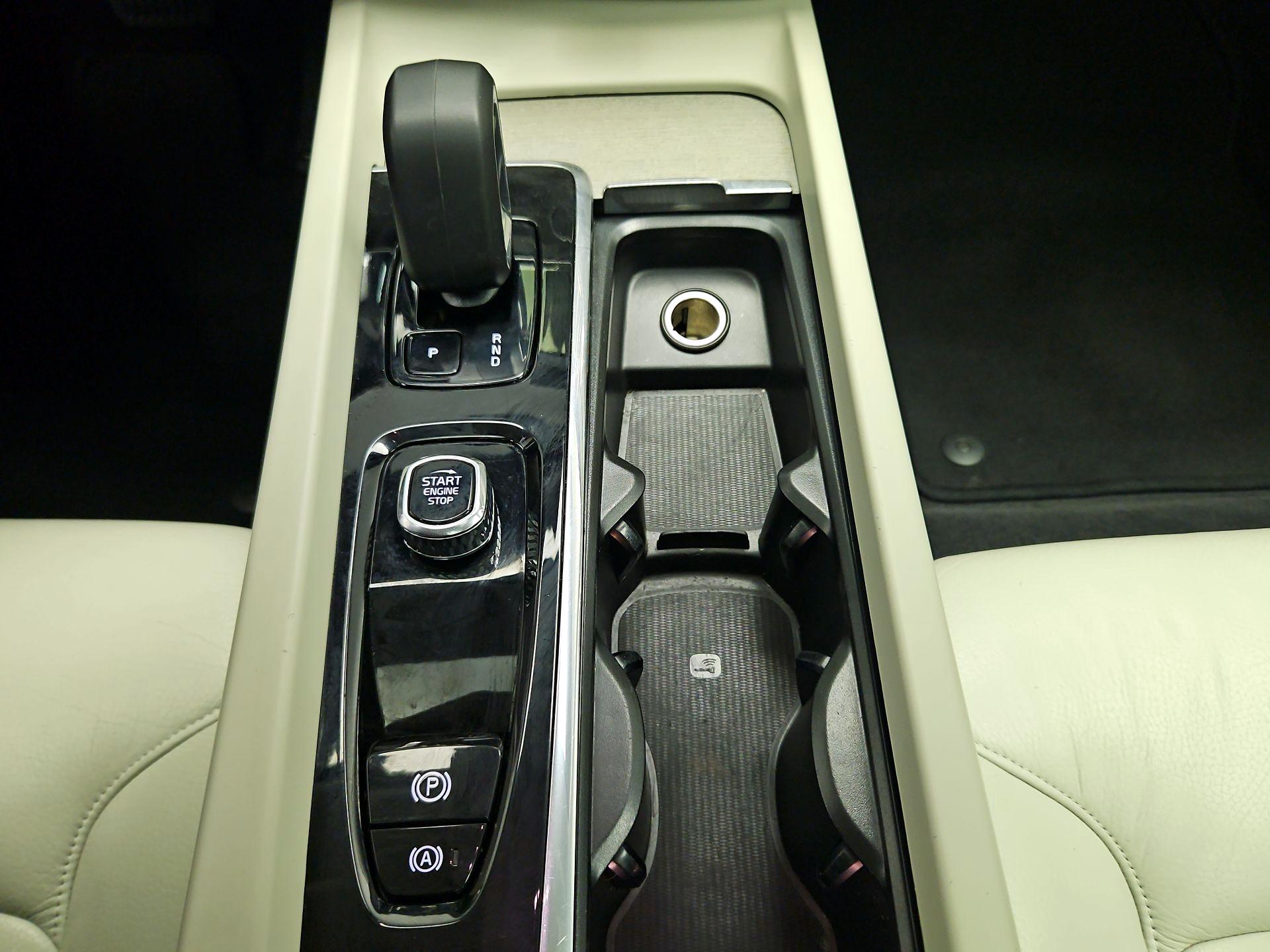 Thumbnail: 2024 Volvo S60 - 18