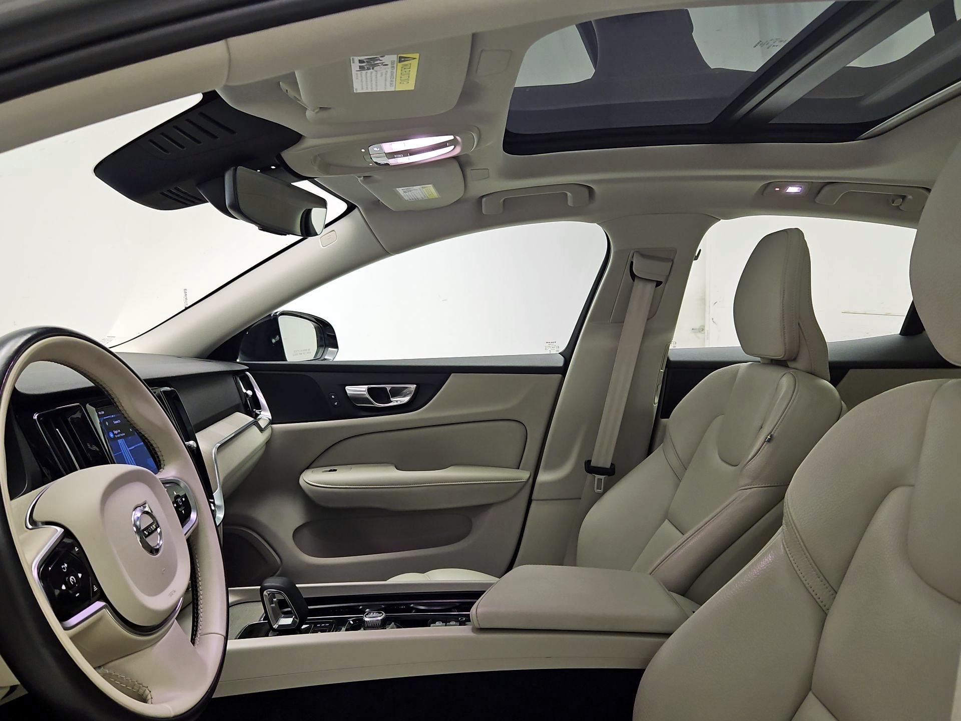 Thumbnail: 2024 Volvo S60 - 20