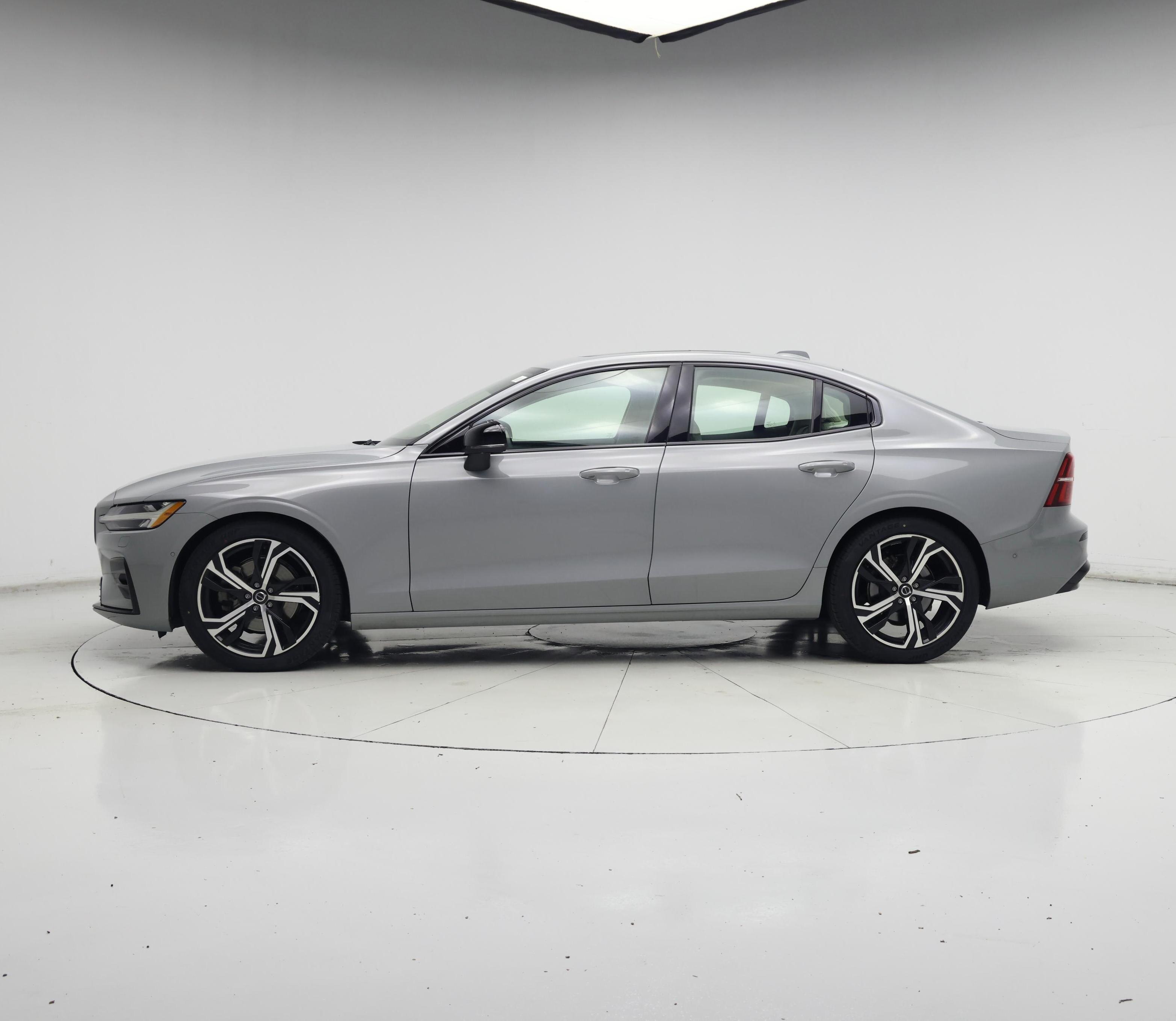 Thumbnail: 2024 Volvo S60 - 3