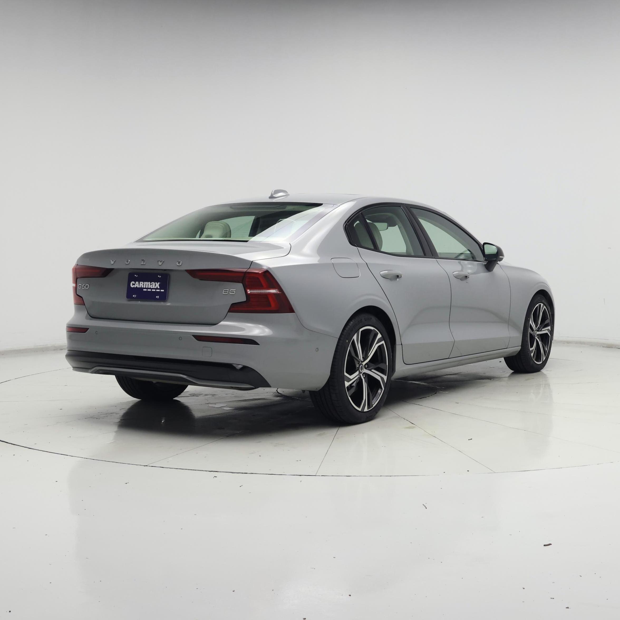 Thumbnail: 2024 Volvo S60 - 8