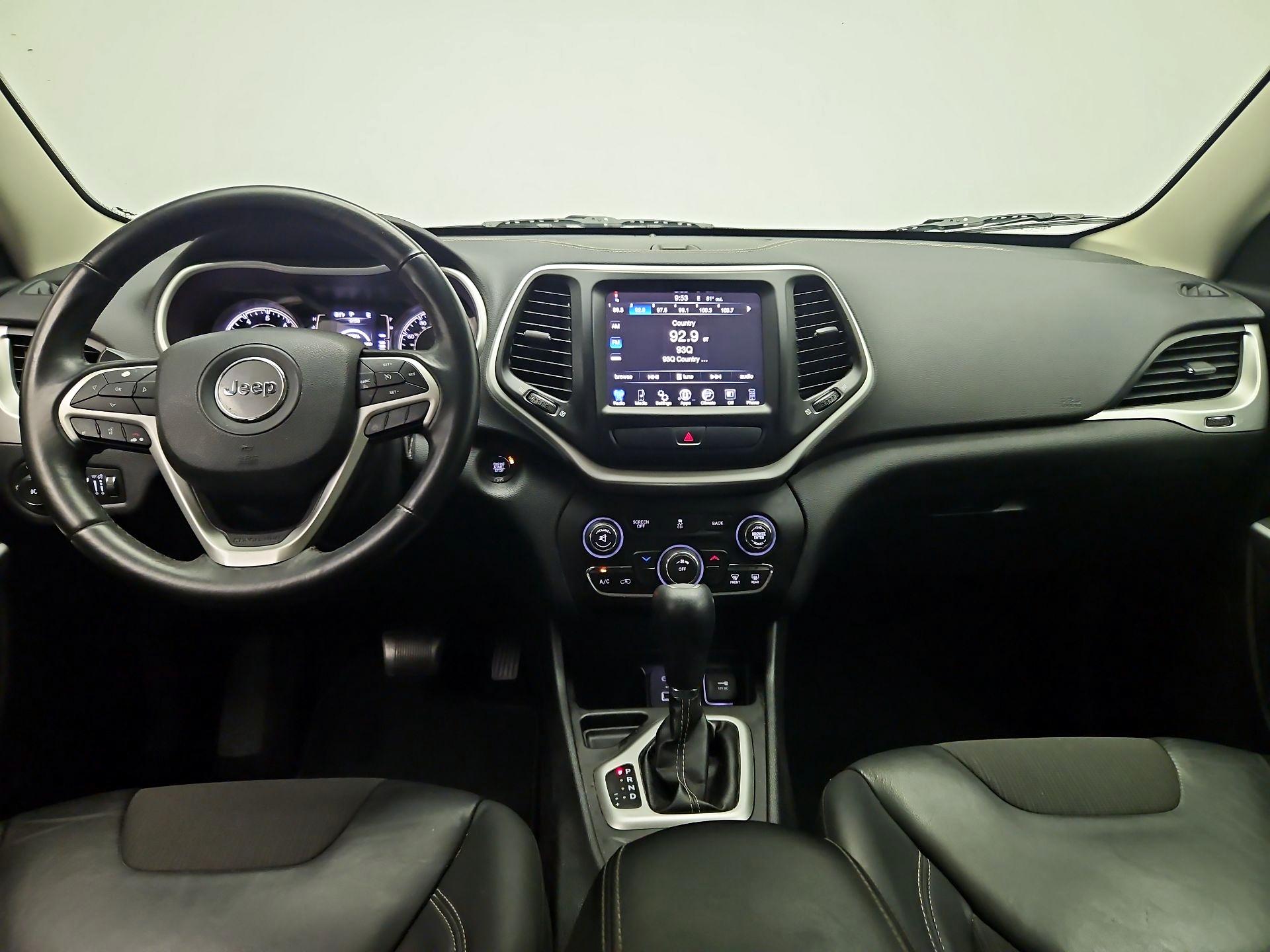 Thumbnail: 2018 Jeep Cherokee - 9