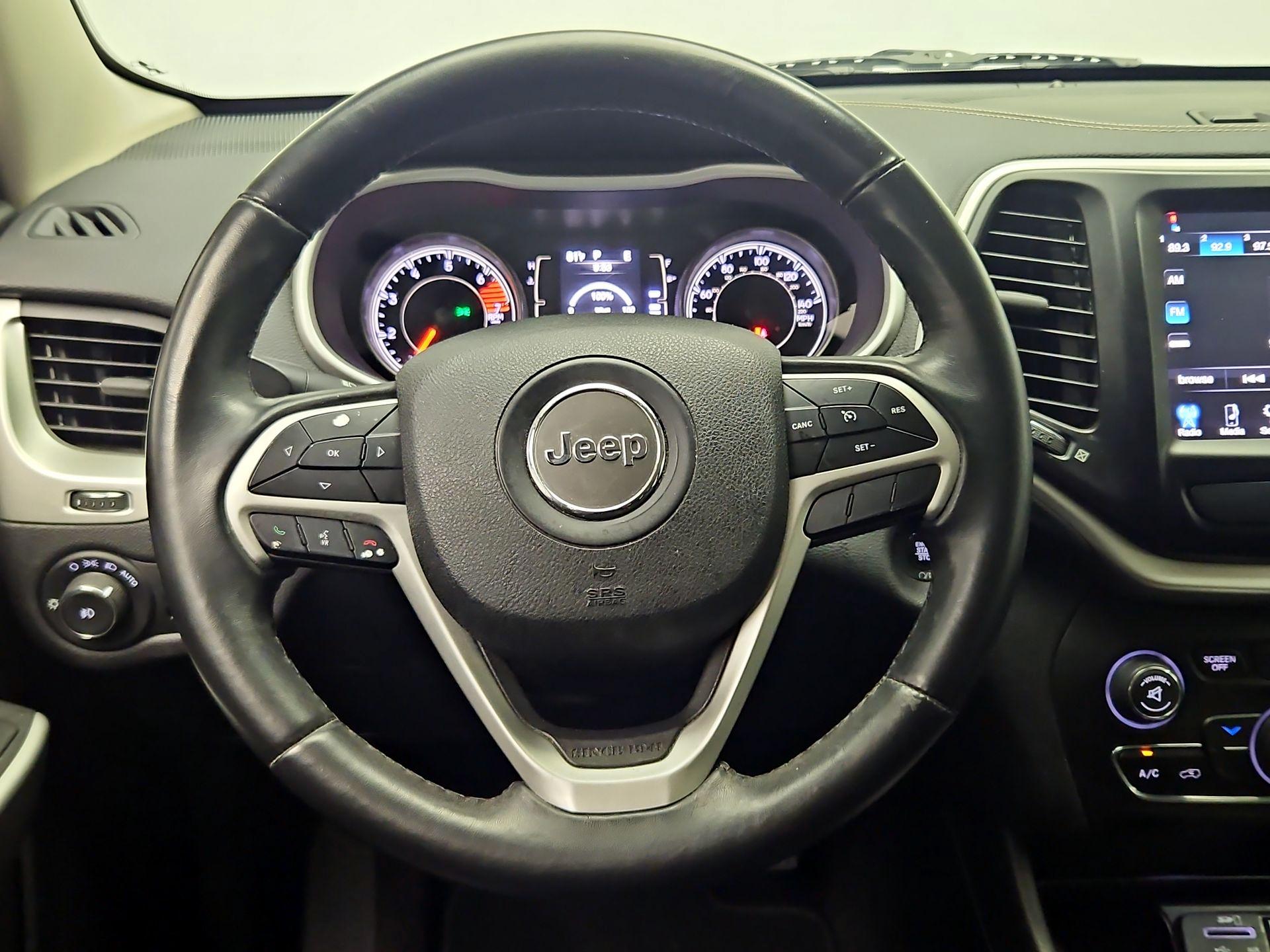 Thumbnail: 2018 Jeep Cherokee - 10