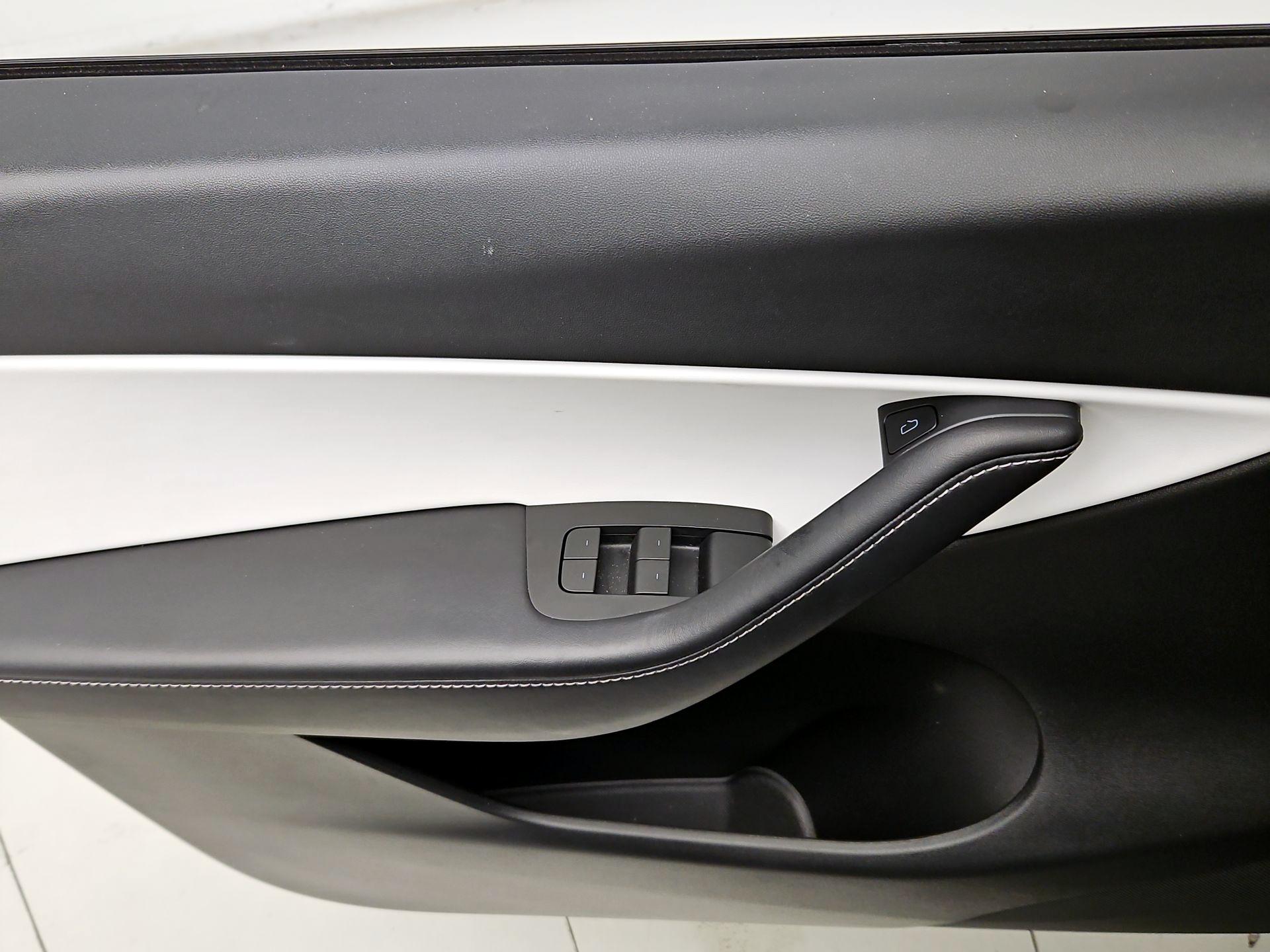 Thumbnail: 2022 Tesla Model Y - 12