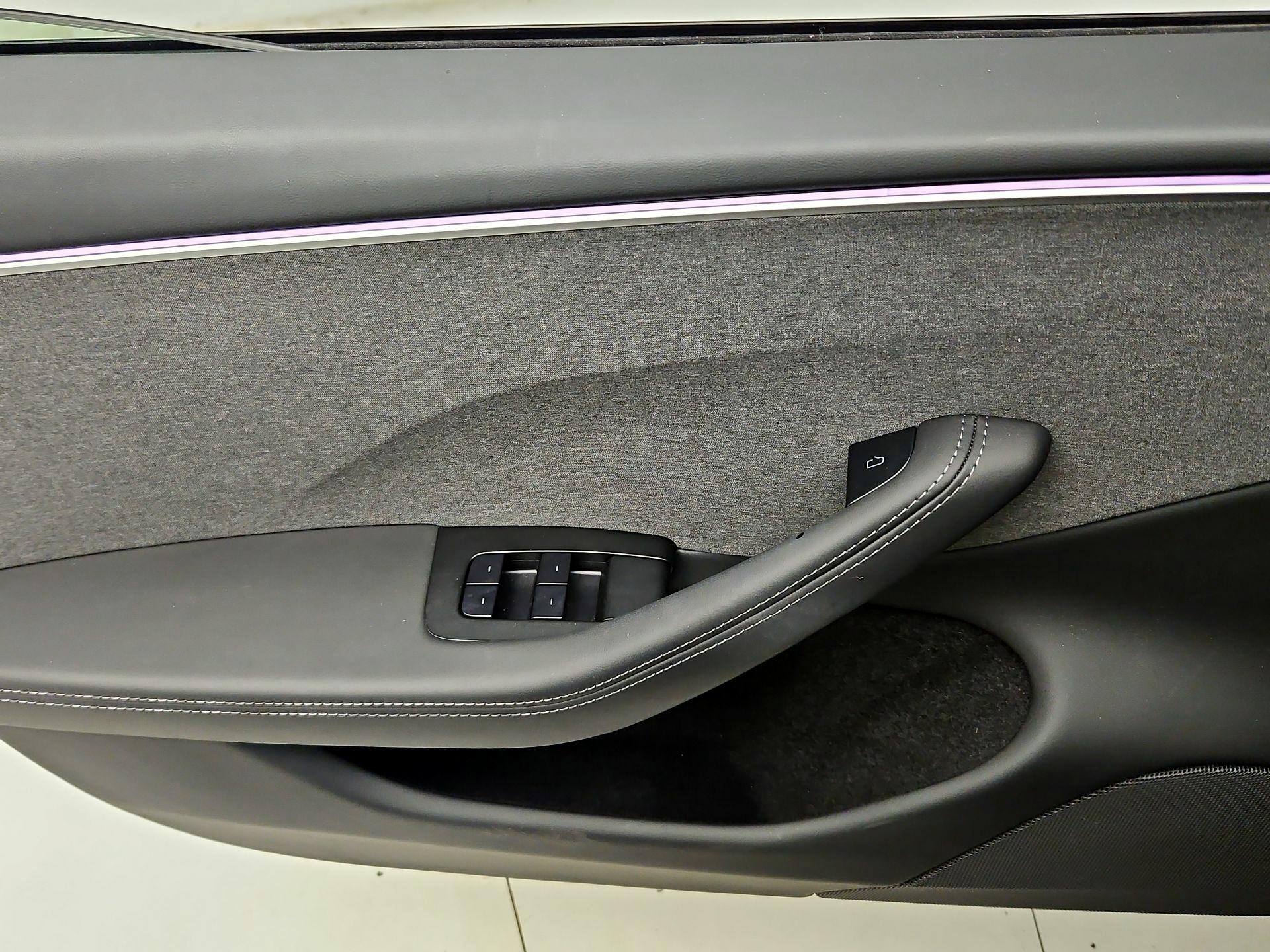 Thumbnail: 2025 Tesla Model 3 - 12