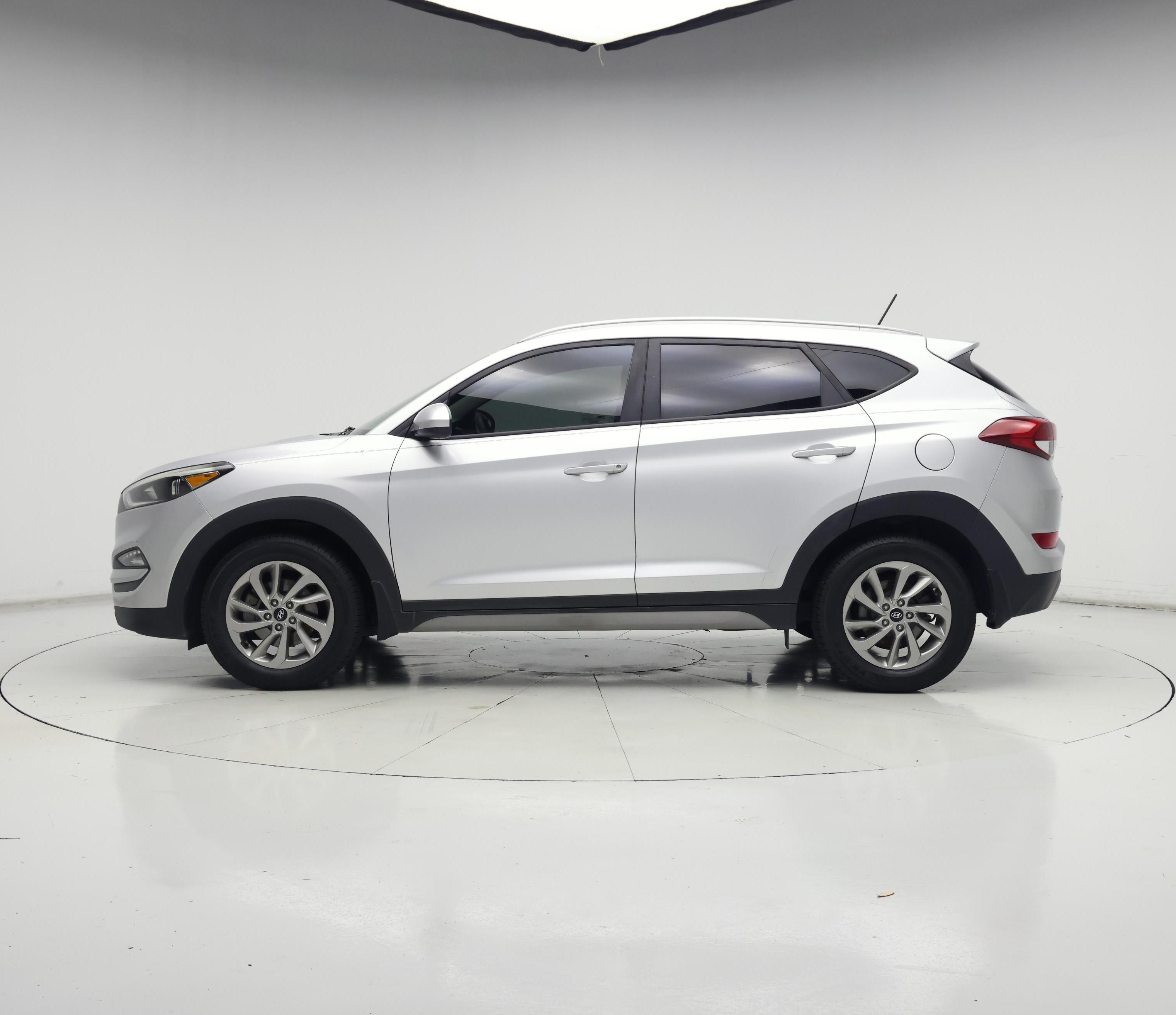 Thumbnail: 2017 Hyundai Tucson - 3