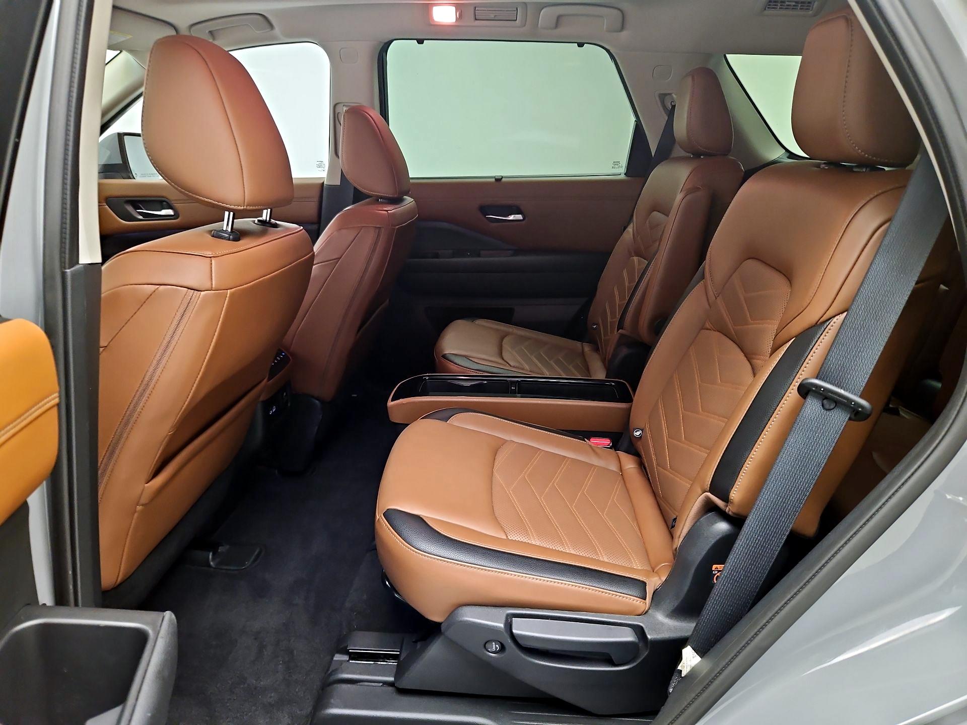 Thumbnail: 2023 Nissan Pathfinder - 17