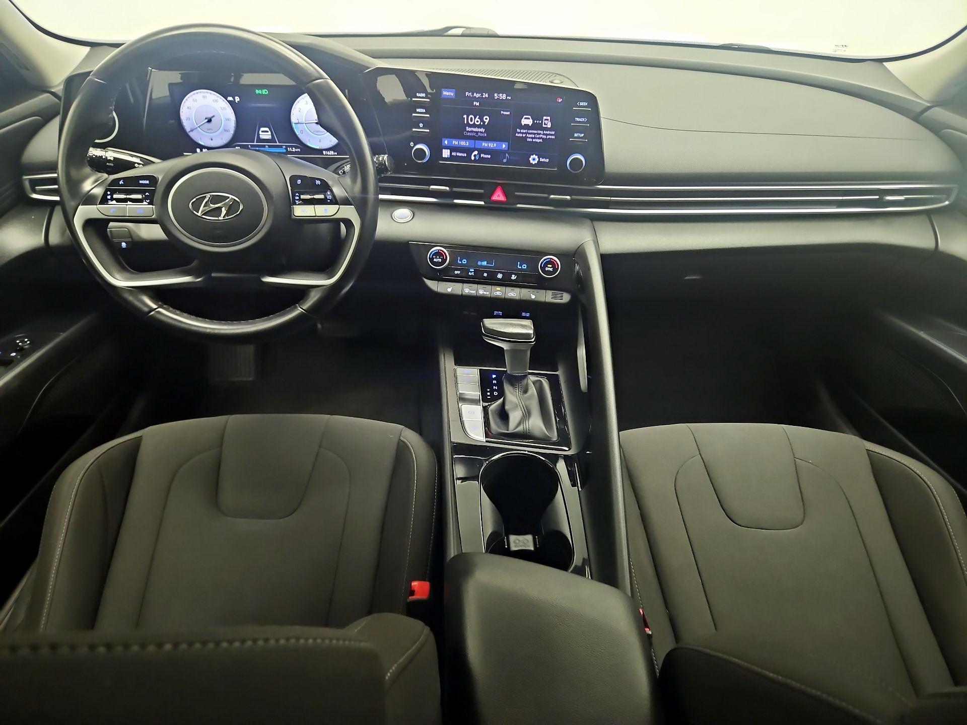 Thumbnail: 2022 Hyundai Elantra - 9